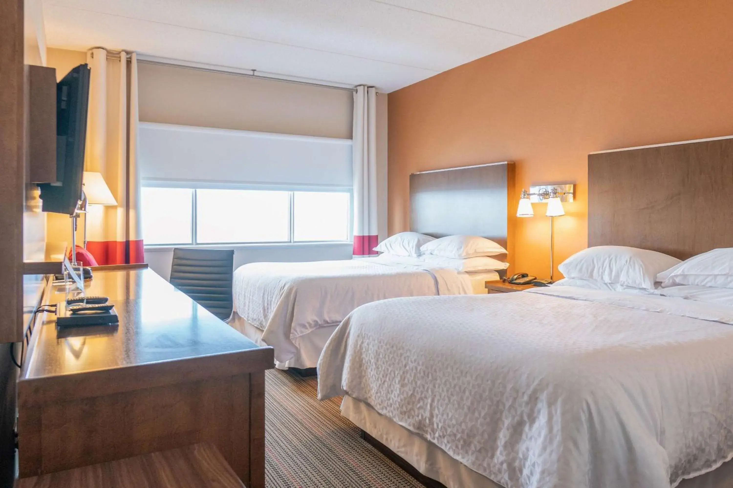 Bed in Lakeview Signature, Trademark Collection by Wyndham Bed in Lakeview Signature, Trademark Collection by Wyndham