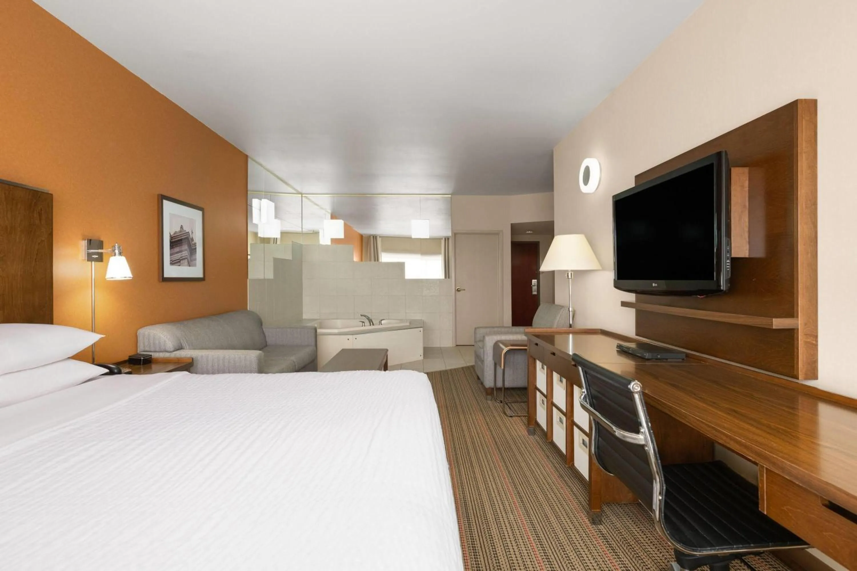 Photo of the whole room, Bed in Lakeview Signature, Trademark Collection by Wyndham