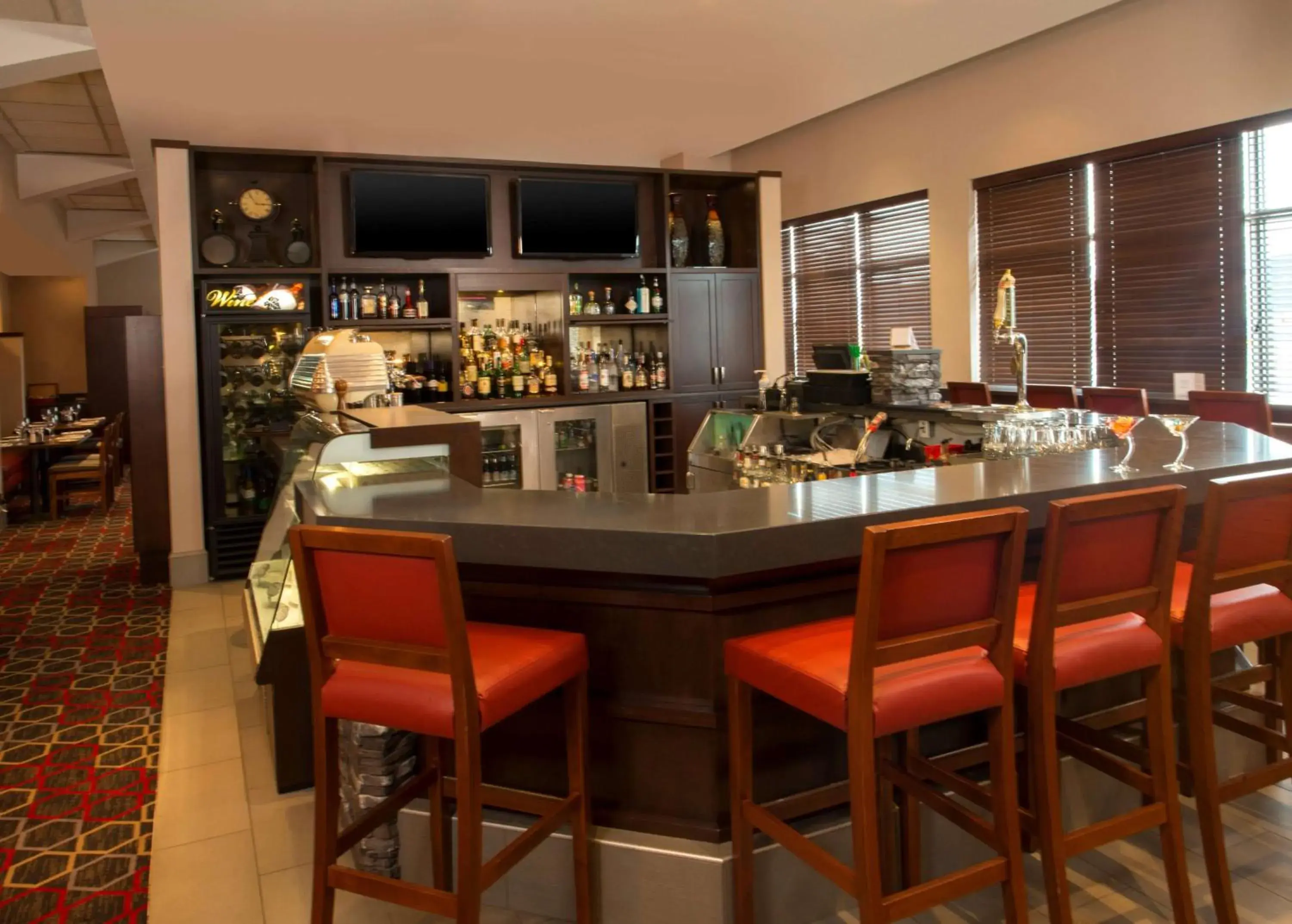 Lounge or bar in Lakeview Signature, Trademark Collection by Wyndham Lounge or bar in Lakeview Signature, Trademark Collection by Wyndham