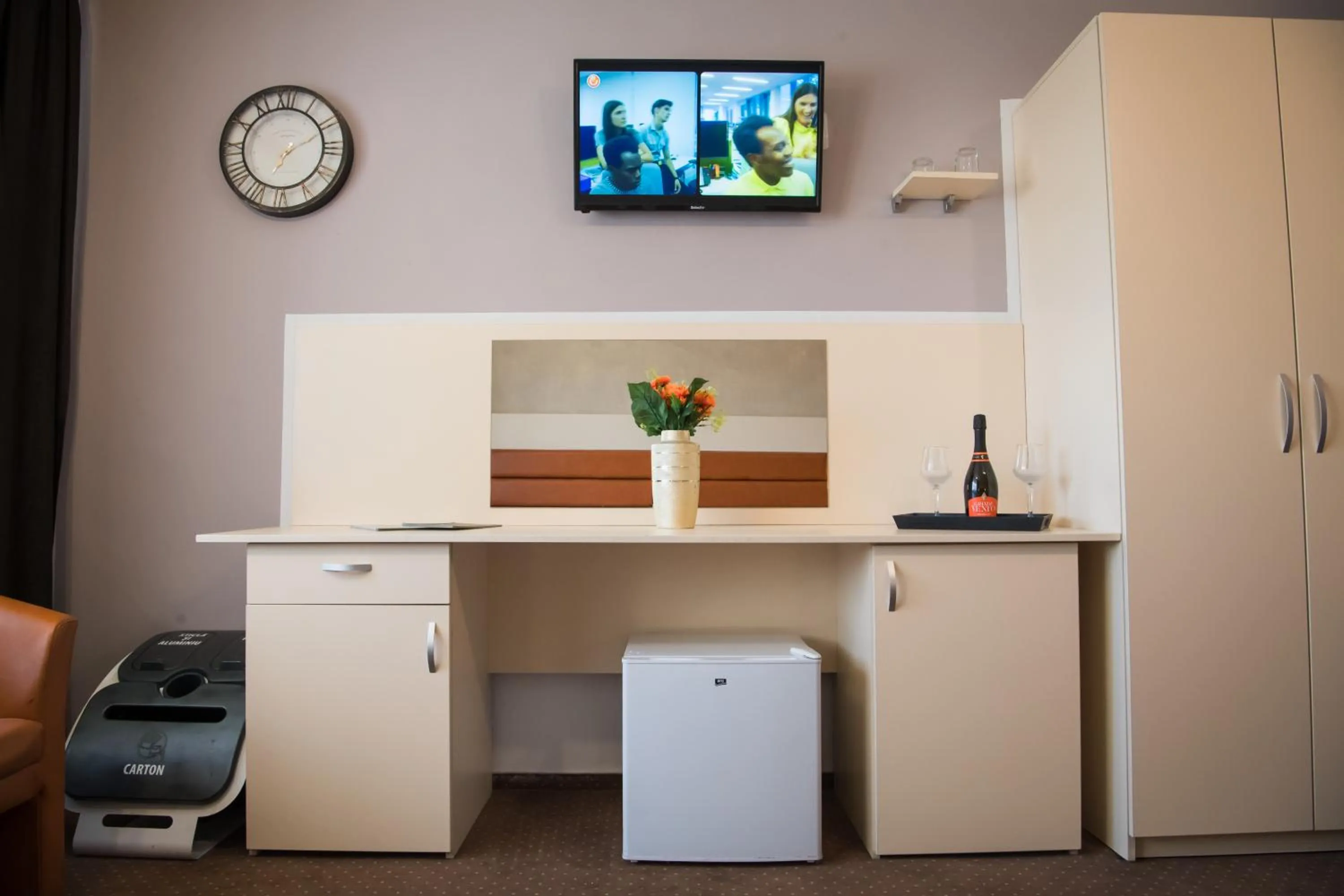 TV and multimedia in MBI Travel Inn