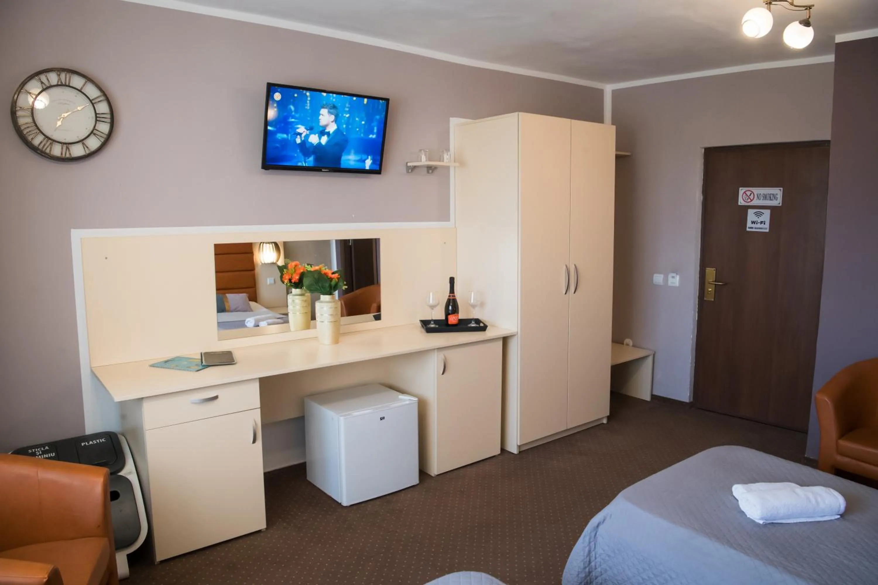 Bed in MBI Travel Inn