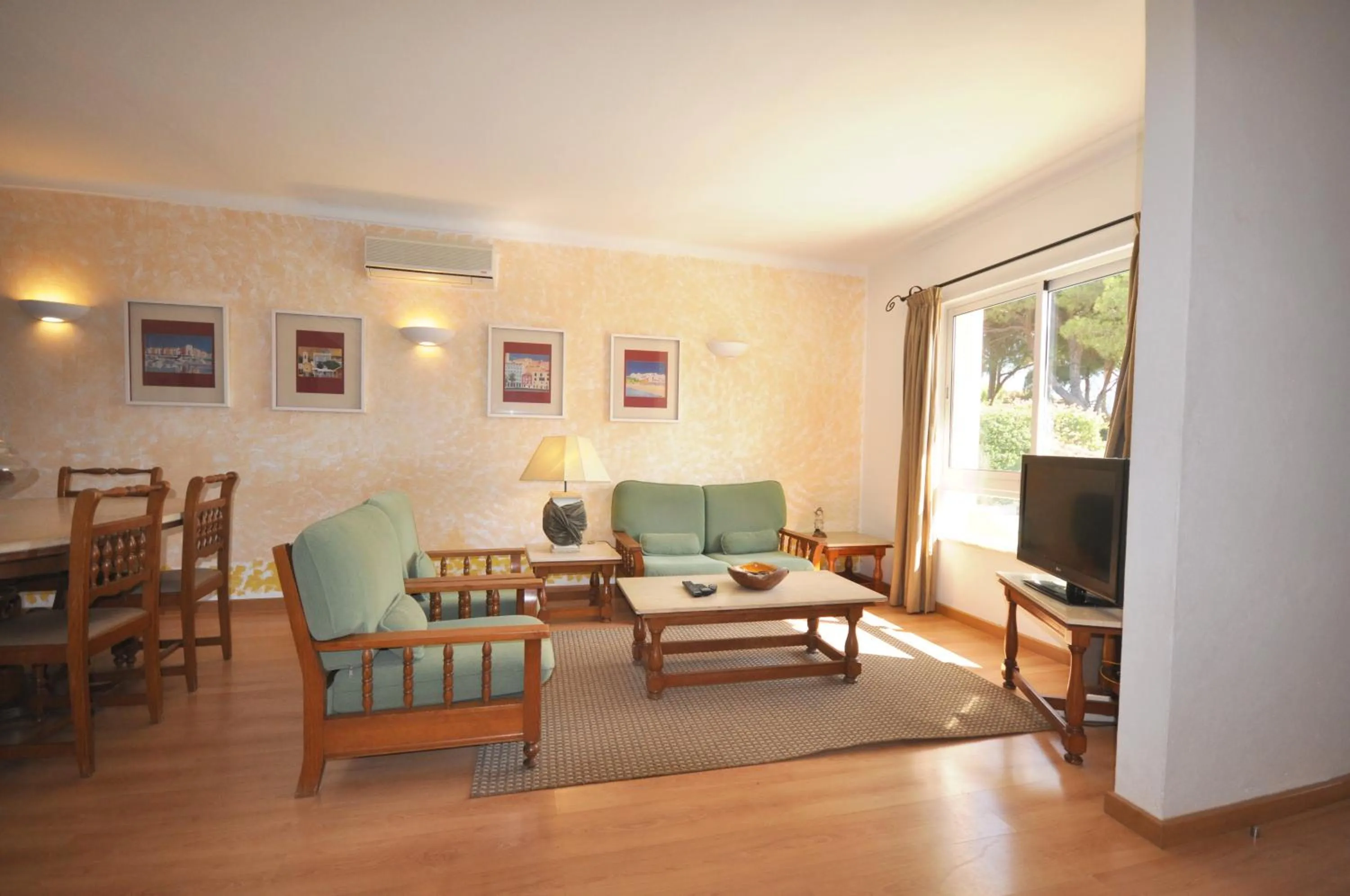 Communal lounge/ TV room in Modern, comfortable and well equipped private pool villa