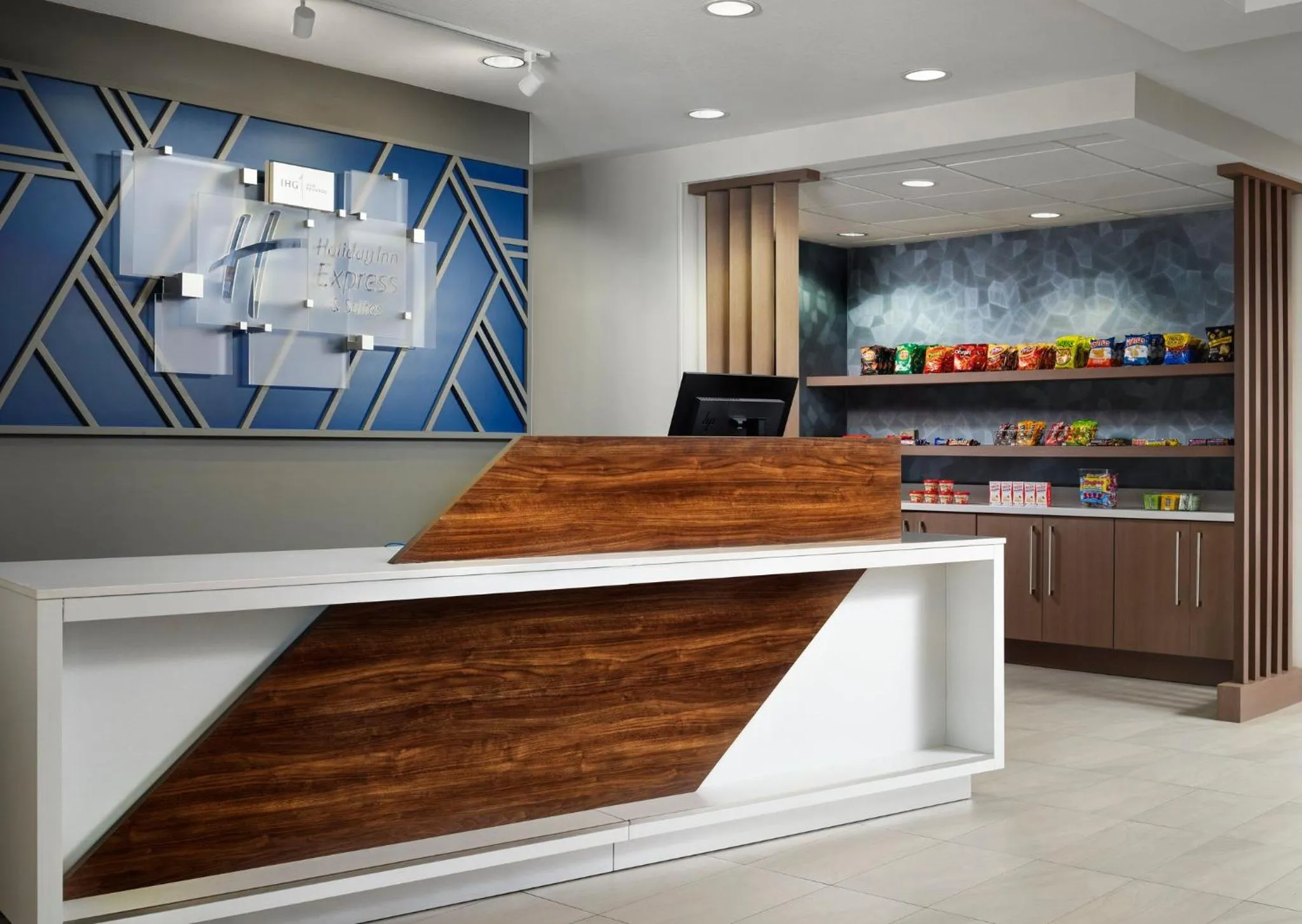 Property building in Holiday Inn Express Peru-Lasalle Area by IHG