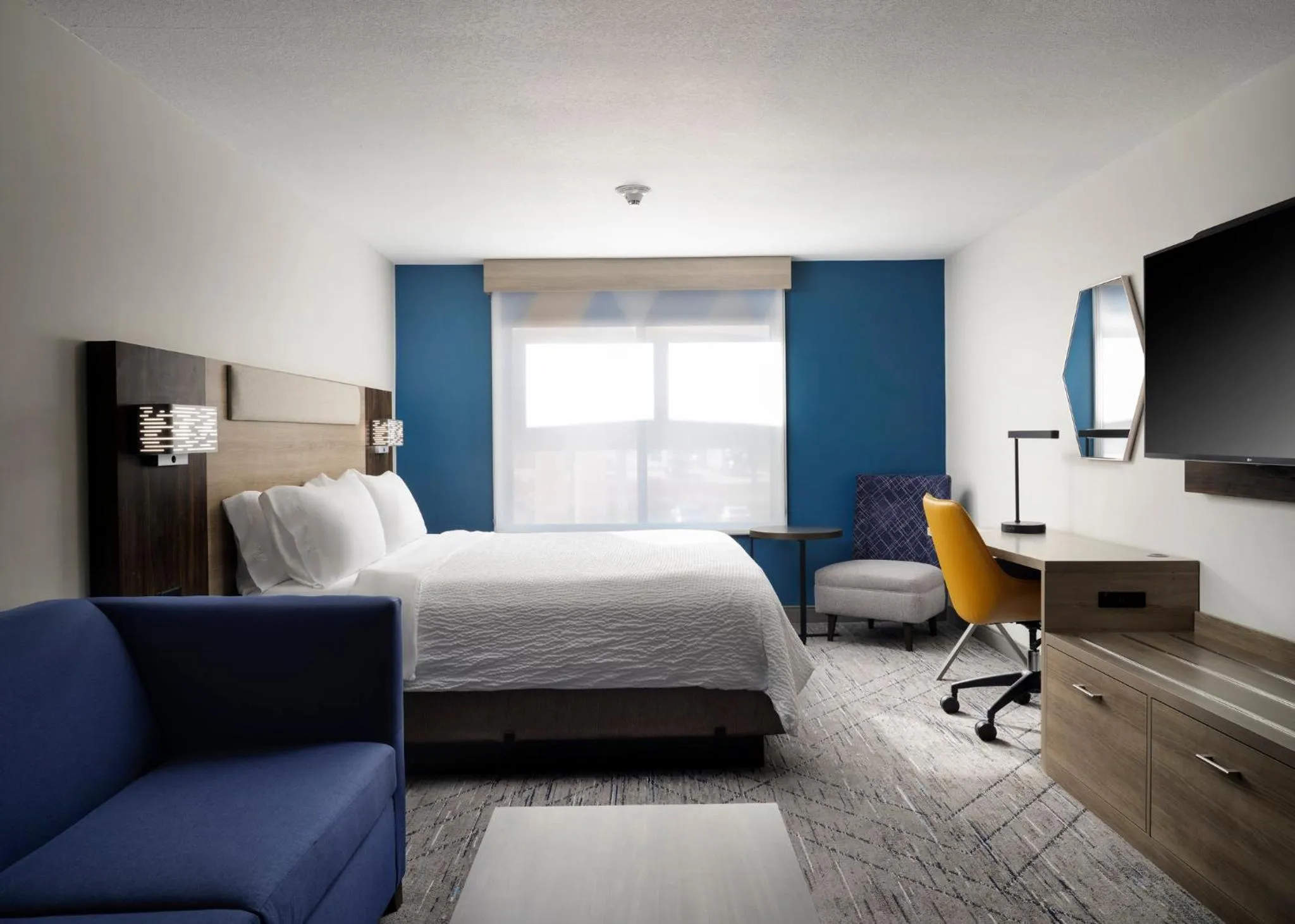 Photo of the whole room, Bed in Holiday Inn Express Peru-Lasalle Area by IHG