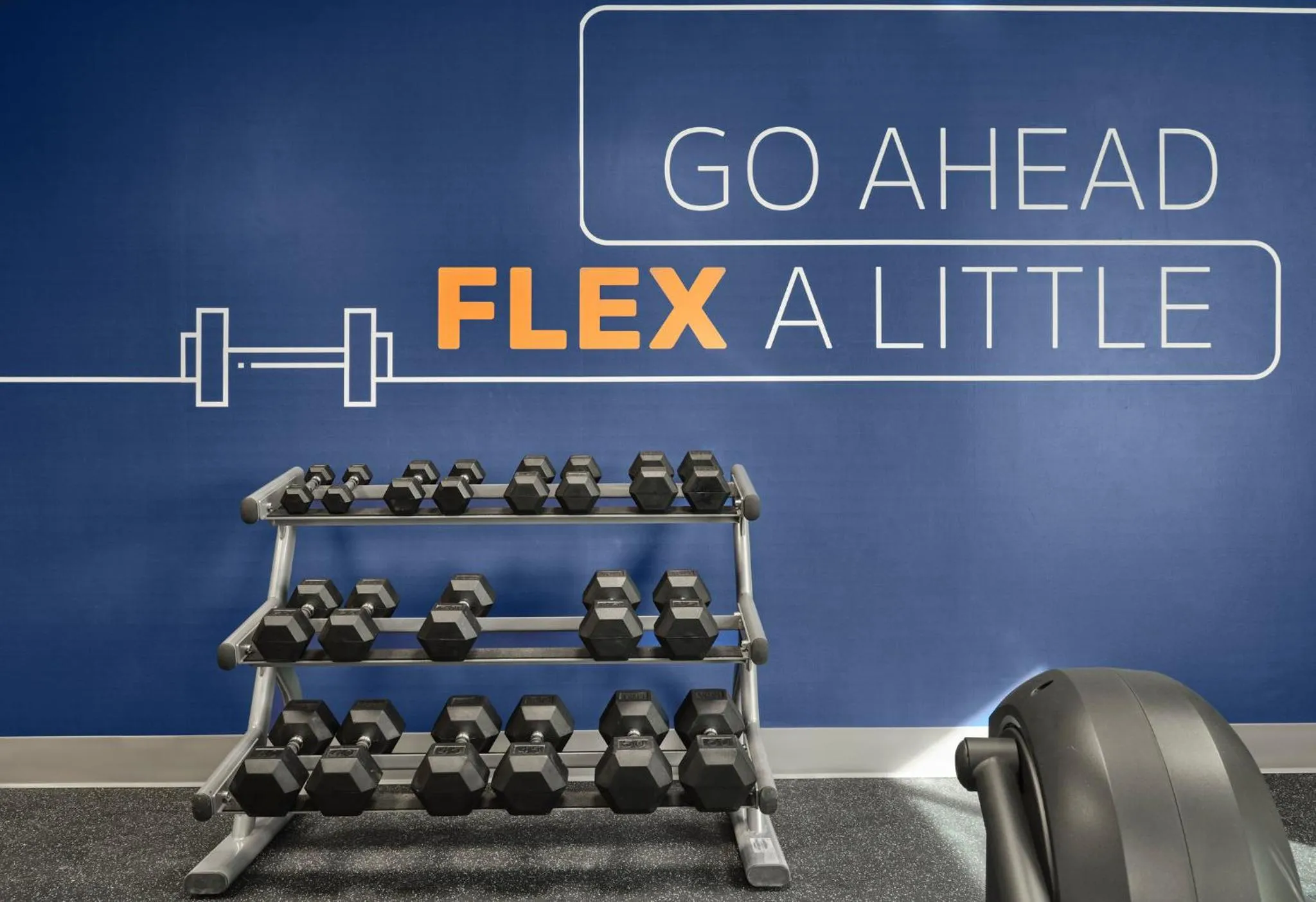 Fitness centre/facilities in Holiday Inn Express Peru-Lasalle Area by IHG