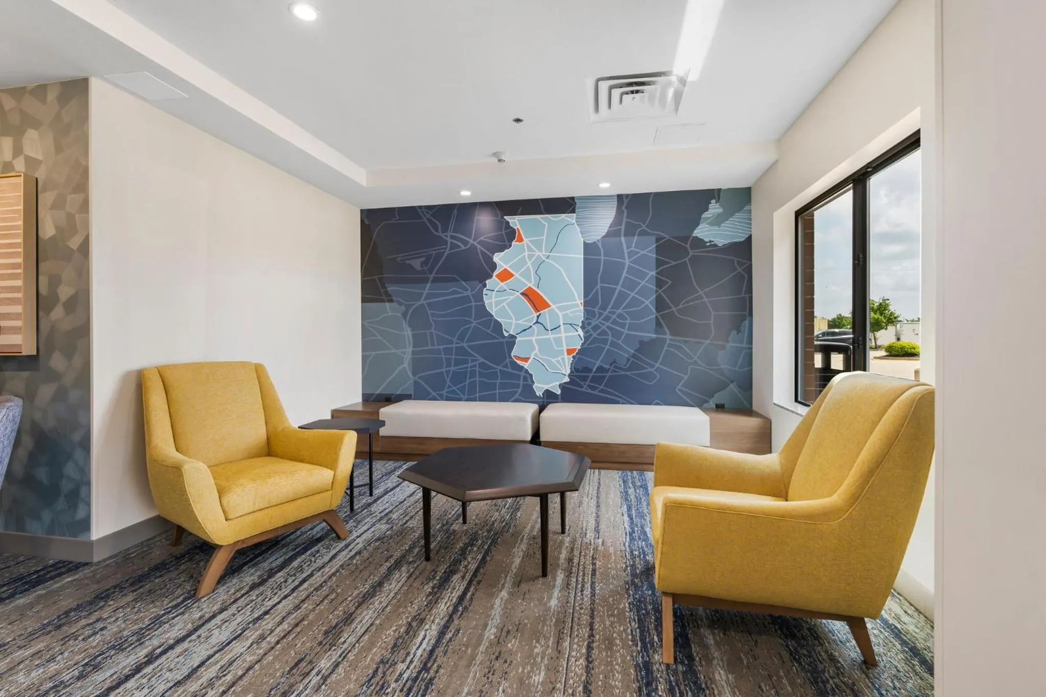 Property building in Holiday Inn Express Peru-Lasalle Area by IHG