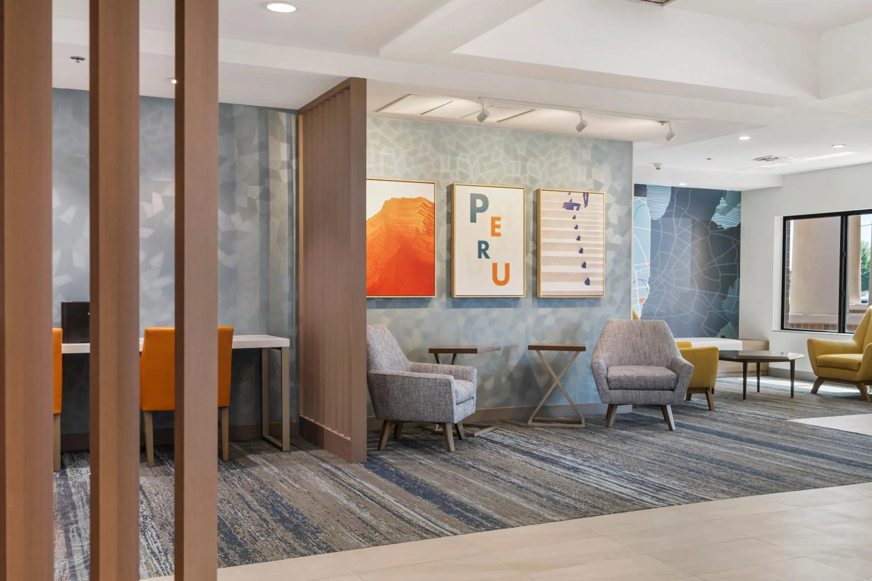 Lobby or reception in Holiday Inn Express Peru-Lasalle Area by IHG