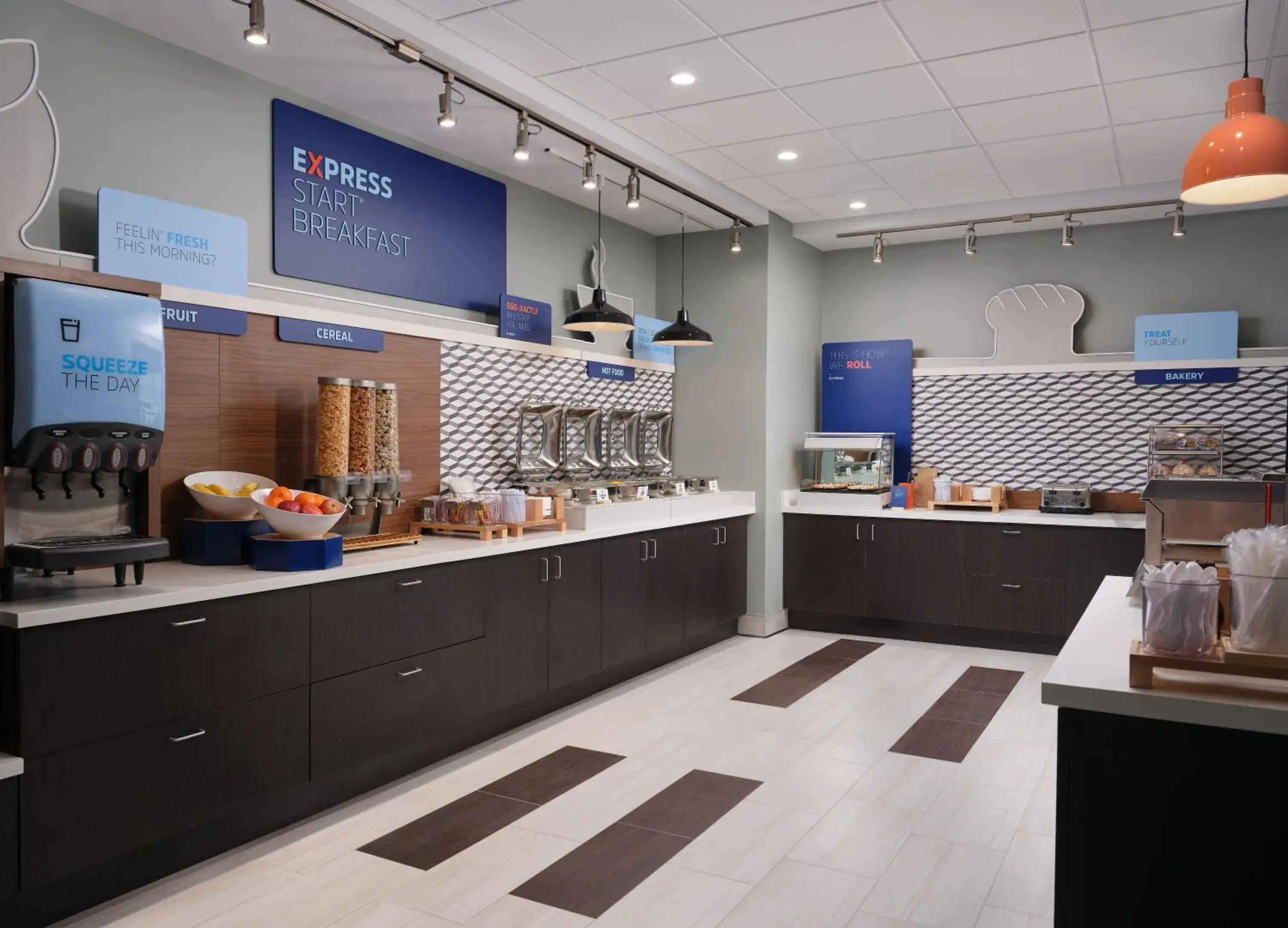 Breakfast in Holiday Inn Express Peru-Lasalle Area by IHG Breakfast in Holiday Inn Express Peru-Lasalle Area by IHG