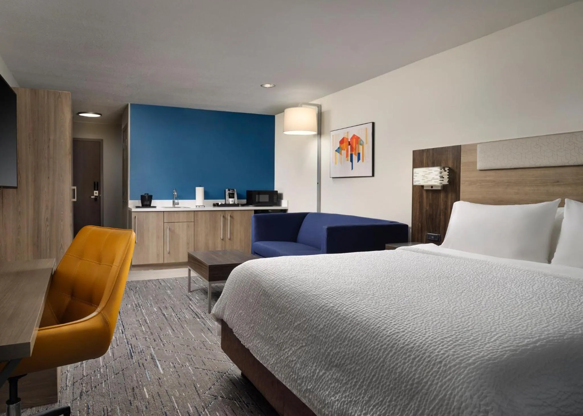 Photo of the whole room, Bed in Holiday Inn Express Peru-Lasalle Area by IHG