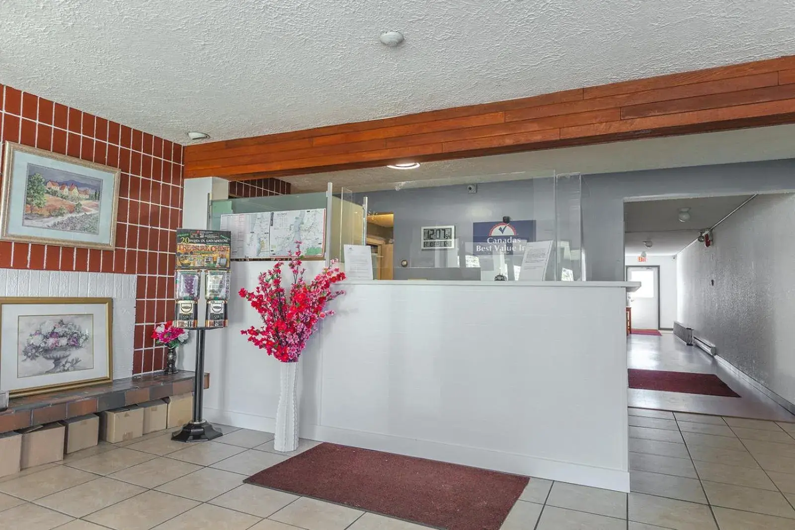 Lobby or reception in Canadas Best Value Inn Kelowna Lobby or reception in Canadas Best Value Inn Kelowna