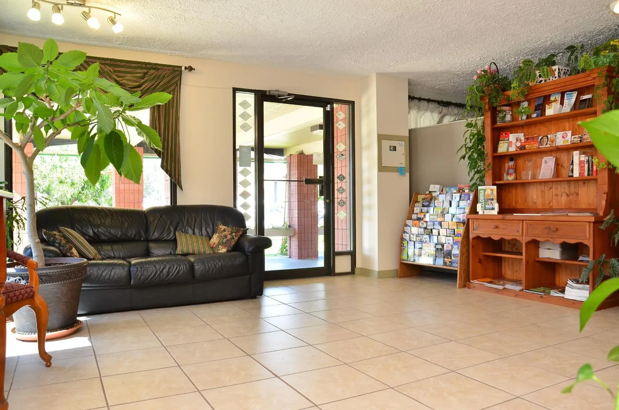 Lobby or reception in Canadas Best Value Inn Kelowna Lobby or reception in Canadas Best Value Inn Kelowna
