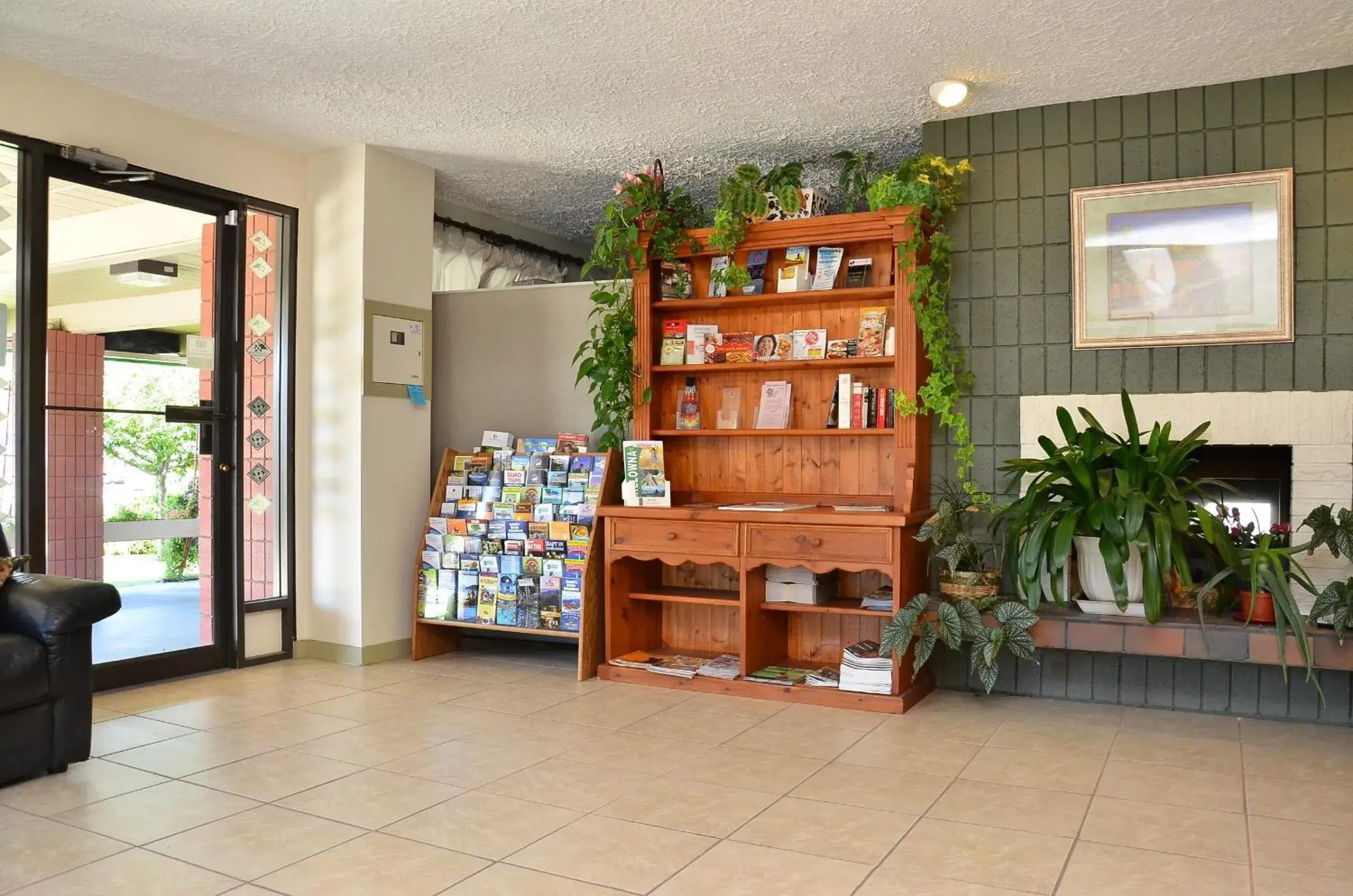 Lobby or reception in Canadas Best Value Inn Kelowna Lobby or reception in Canadas Best Value Inn Kelowna