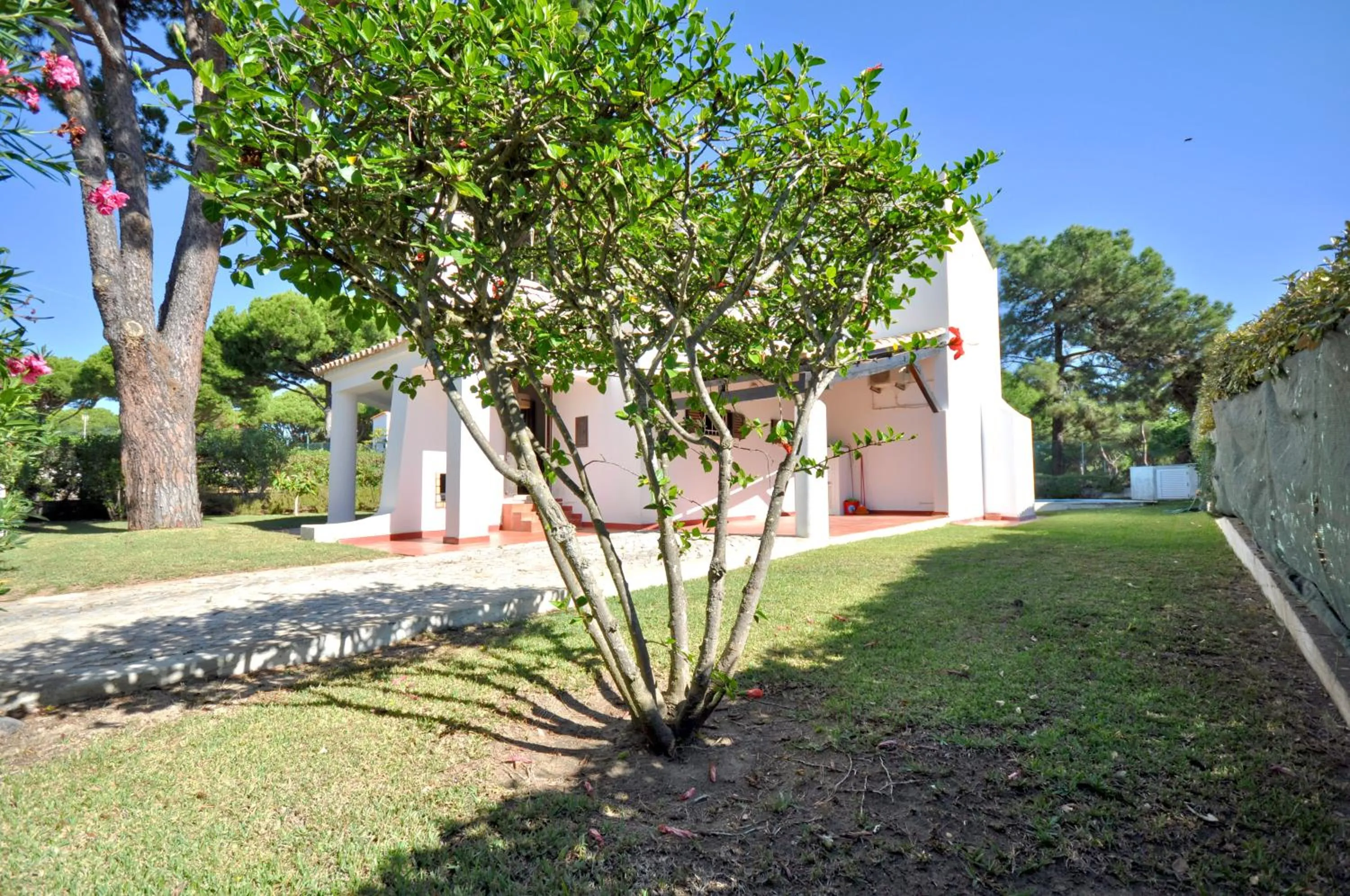 Garden in Perfect Retreat Overlooking Pinhal Golf Course, Private pool, Off-street parking