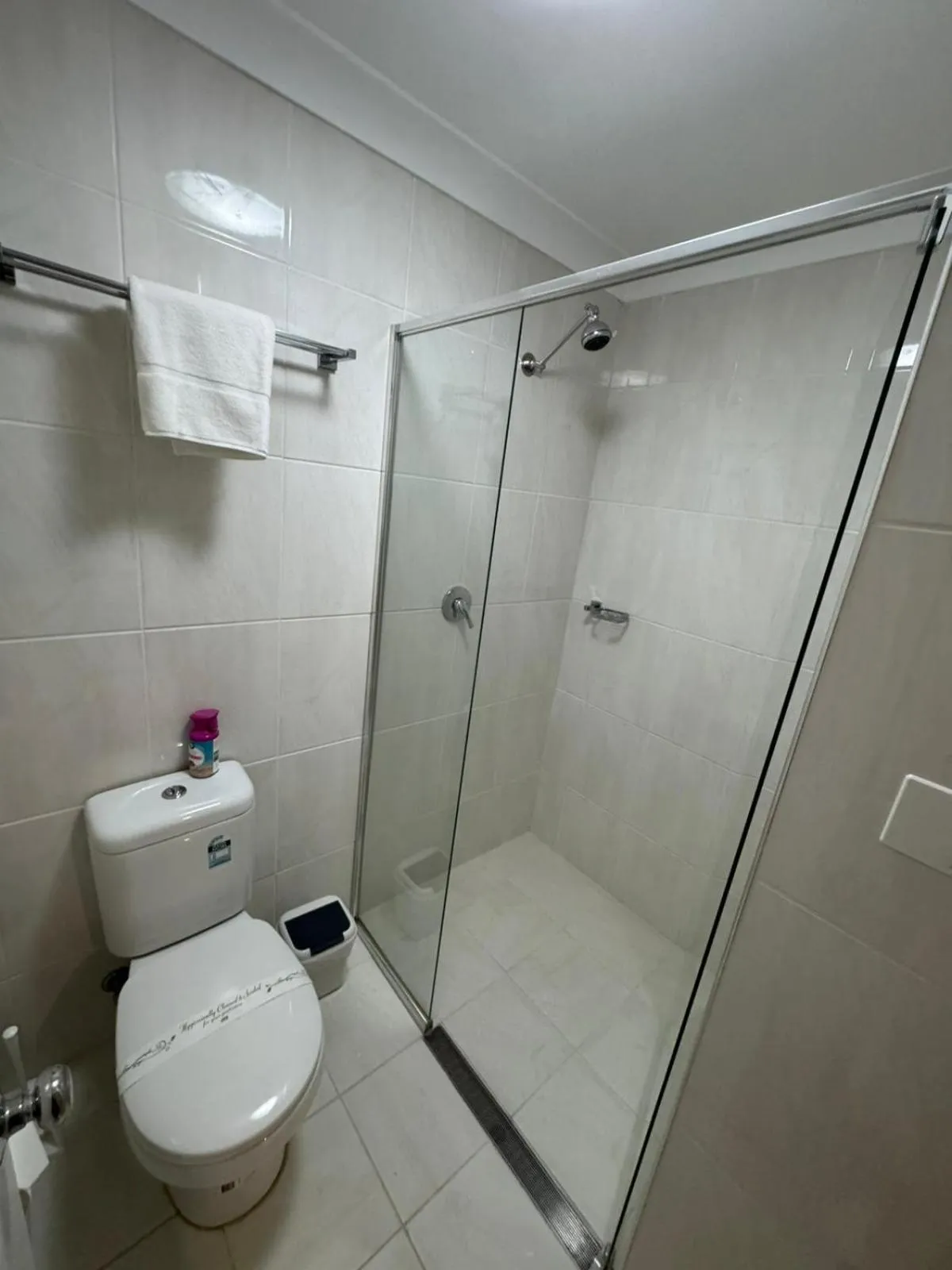 Shower in The Aston Motel Tamworth