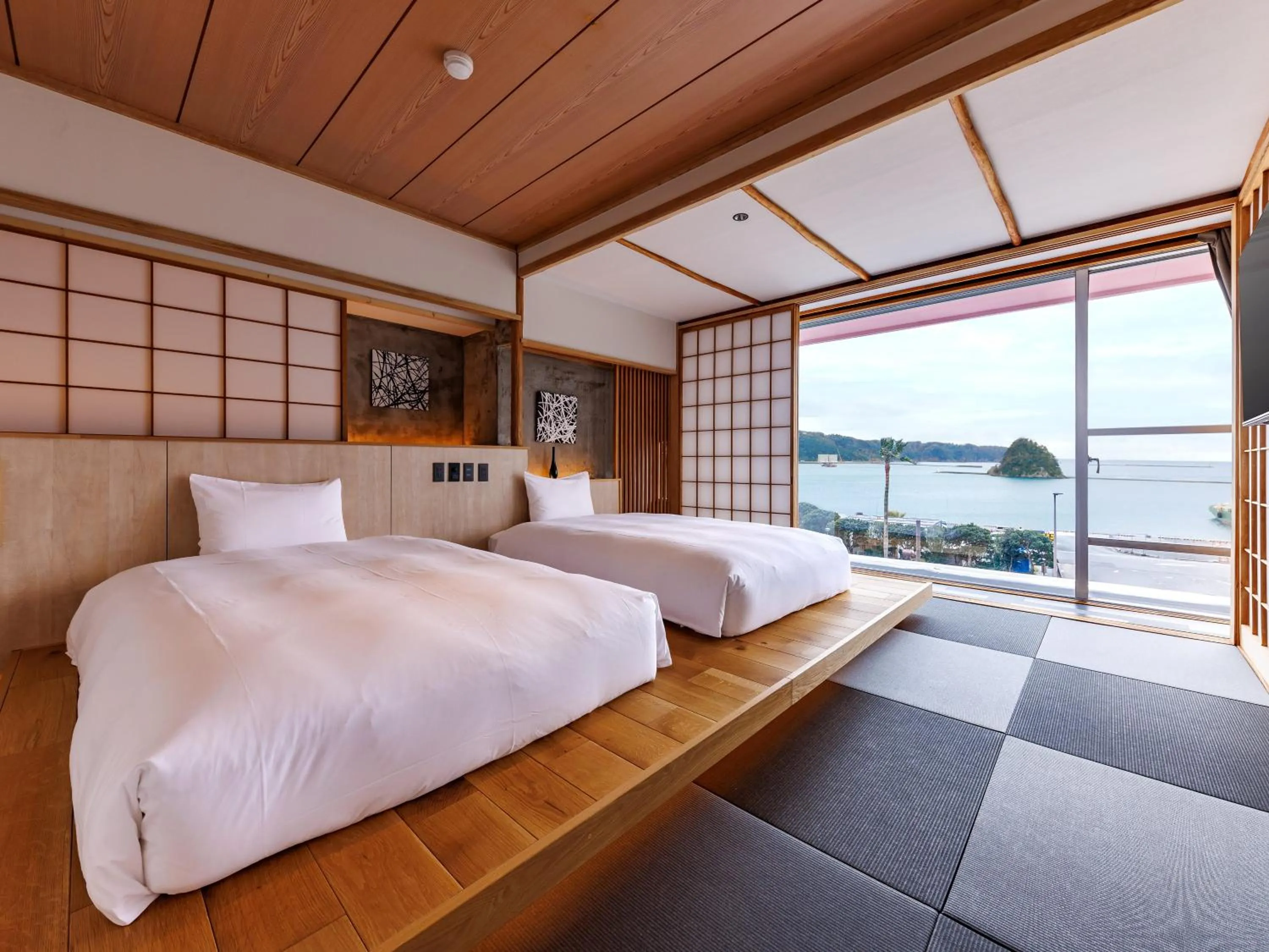 Bed in Kurofune Hotel