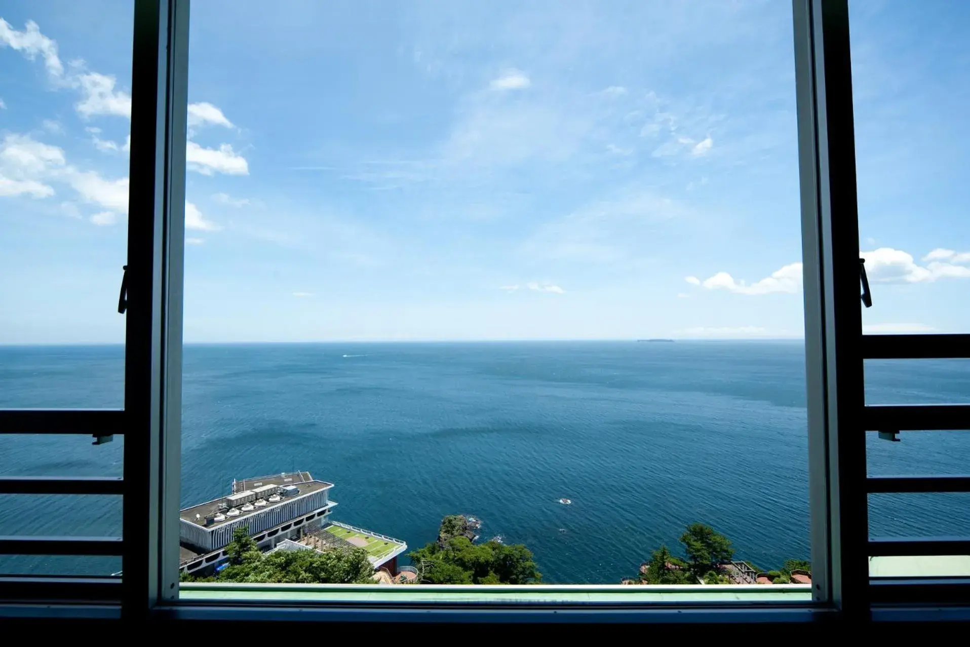 HORIZON King Room - single occupancy - Non-Smoking - Pet Friendly in Hotel New Akao HORIZON King Room - single occupancy - Non-Smoking - Pet Friendly in Hotel New Akao