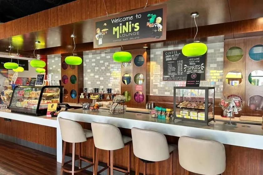 Coffee/tea facilities in LEGOLAND California Hotel and Castle Hotel