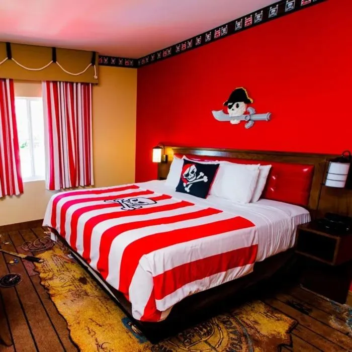 Bedroom, Bed in LEGOLAND California Hotel and Castle Hotel