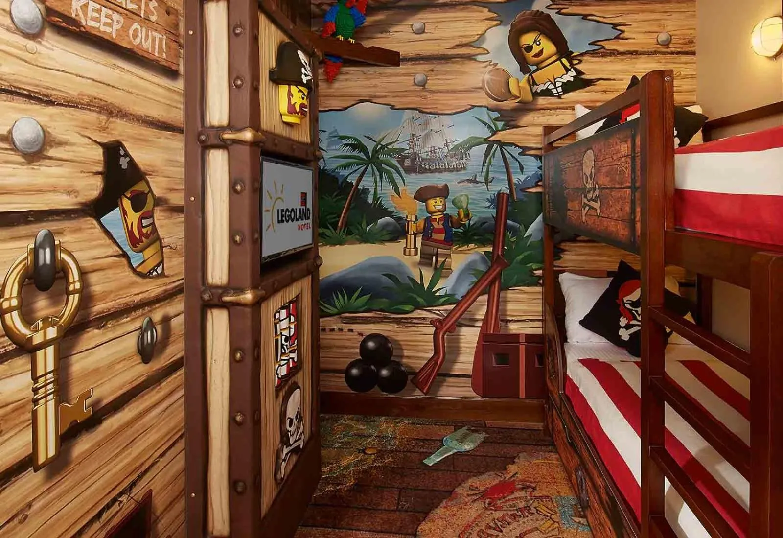 bunk bed in LEGOLAND California Hotel and Castle Hotel