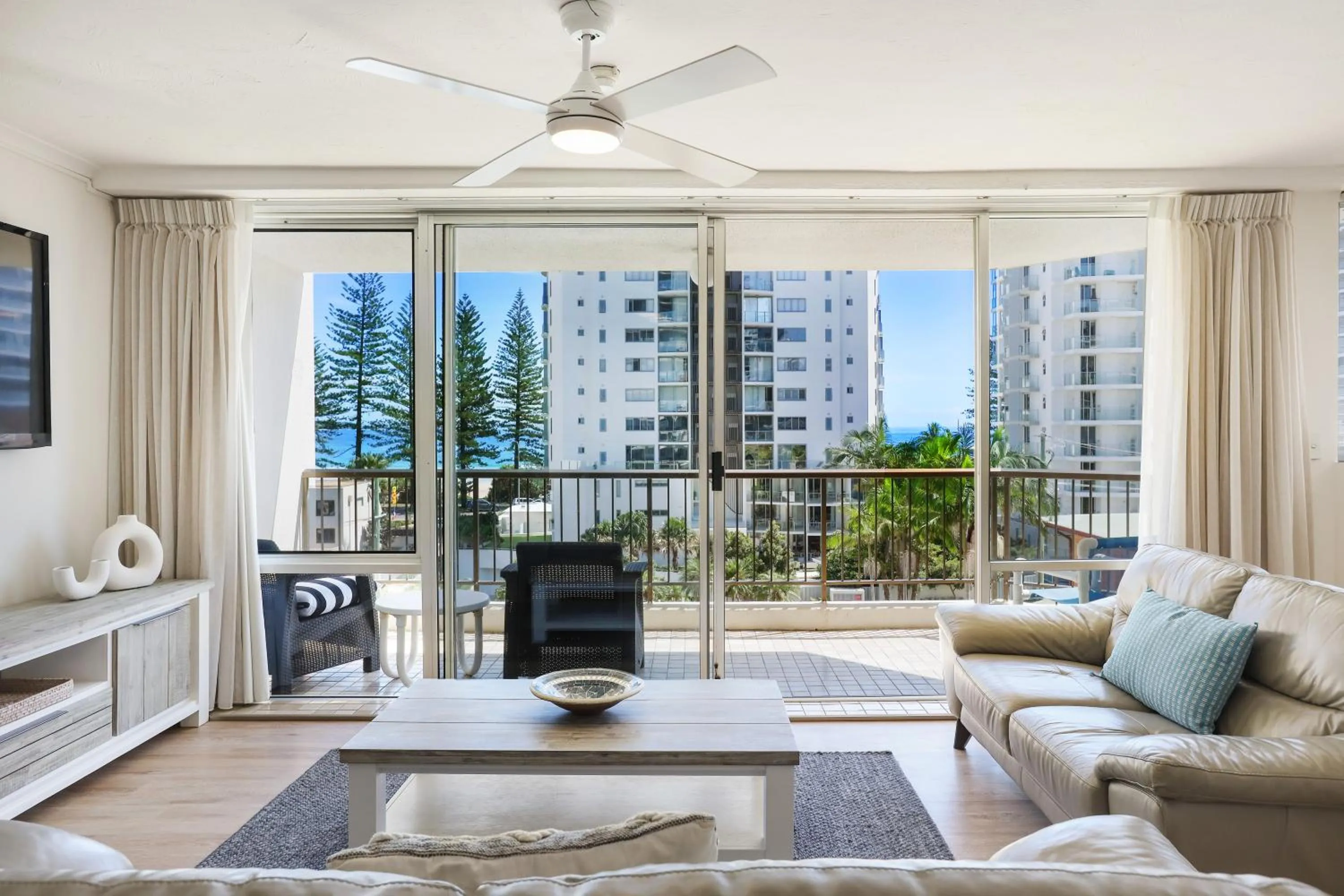 Living room in Rainbow Commodore Coolangatta