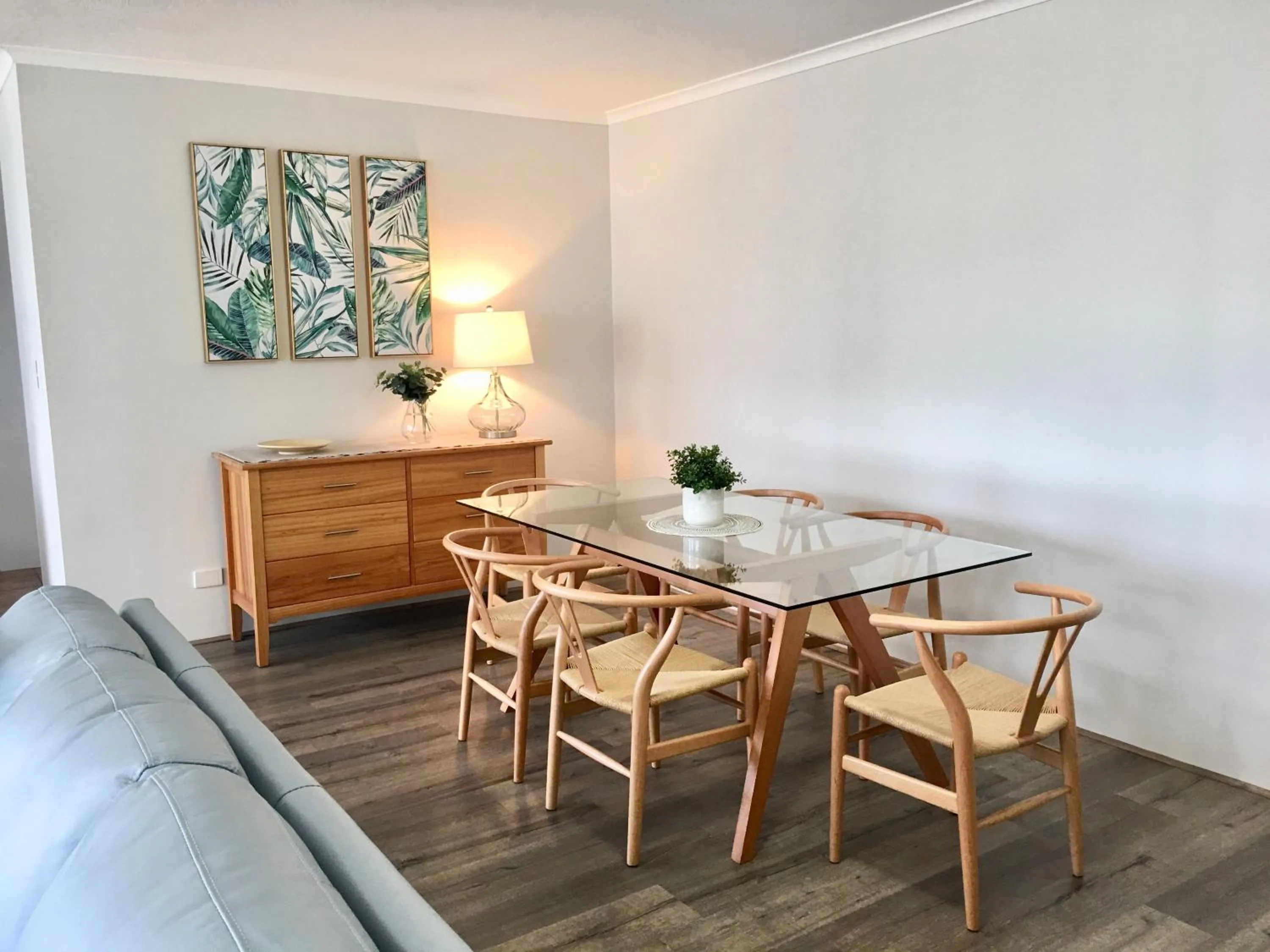 Dining area in Rainbow Commodore Coolangatta