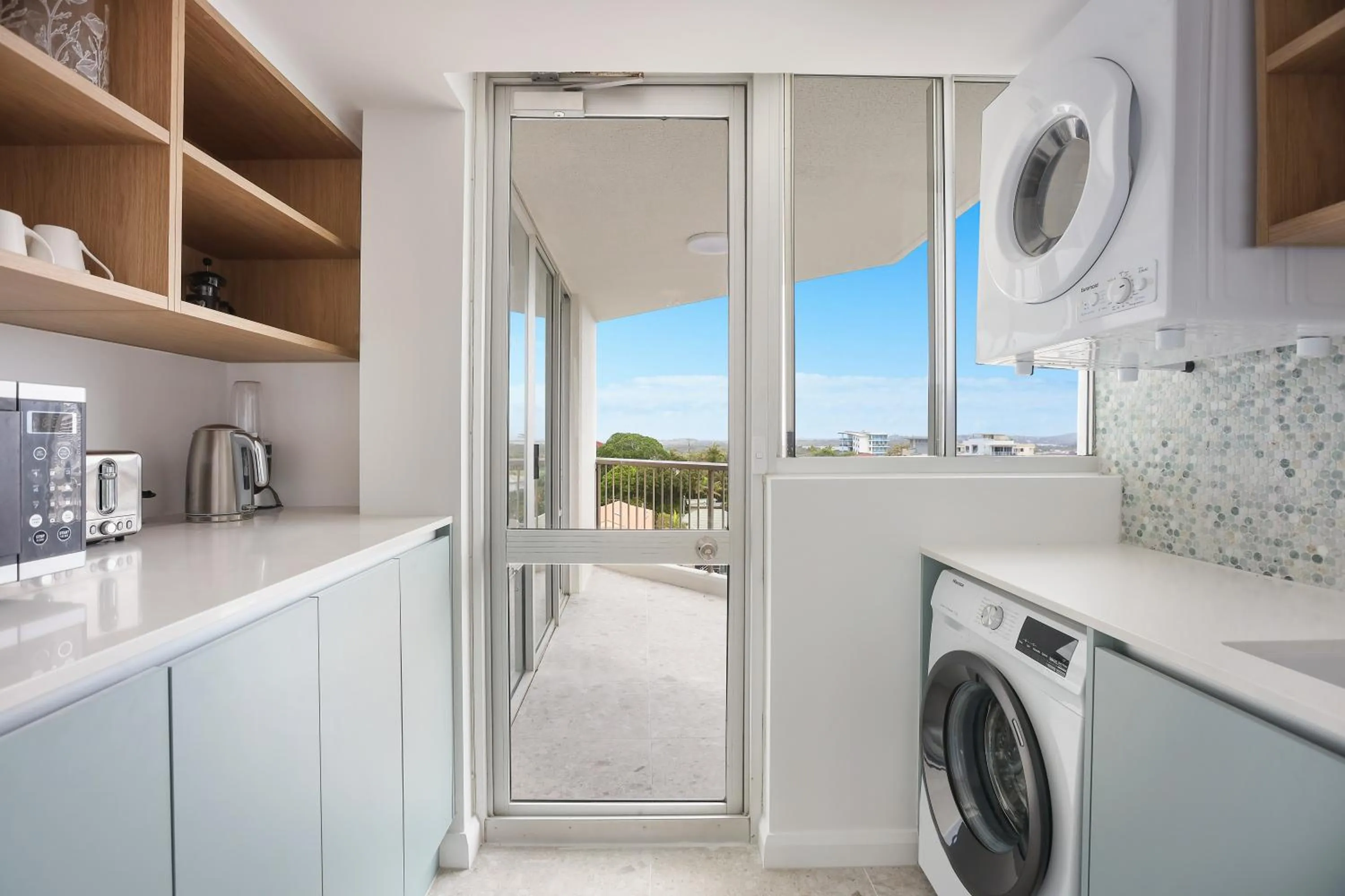 laundry in Rainbow Commodore Coolangatta