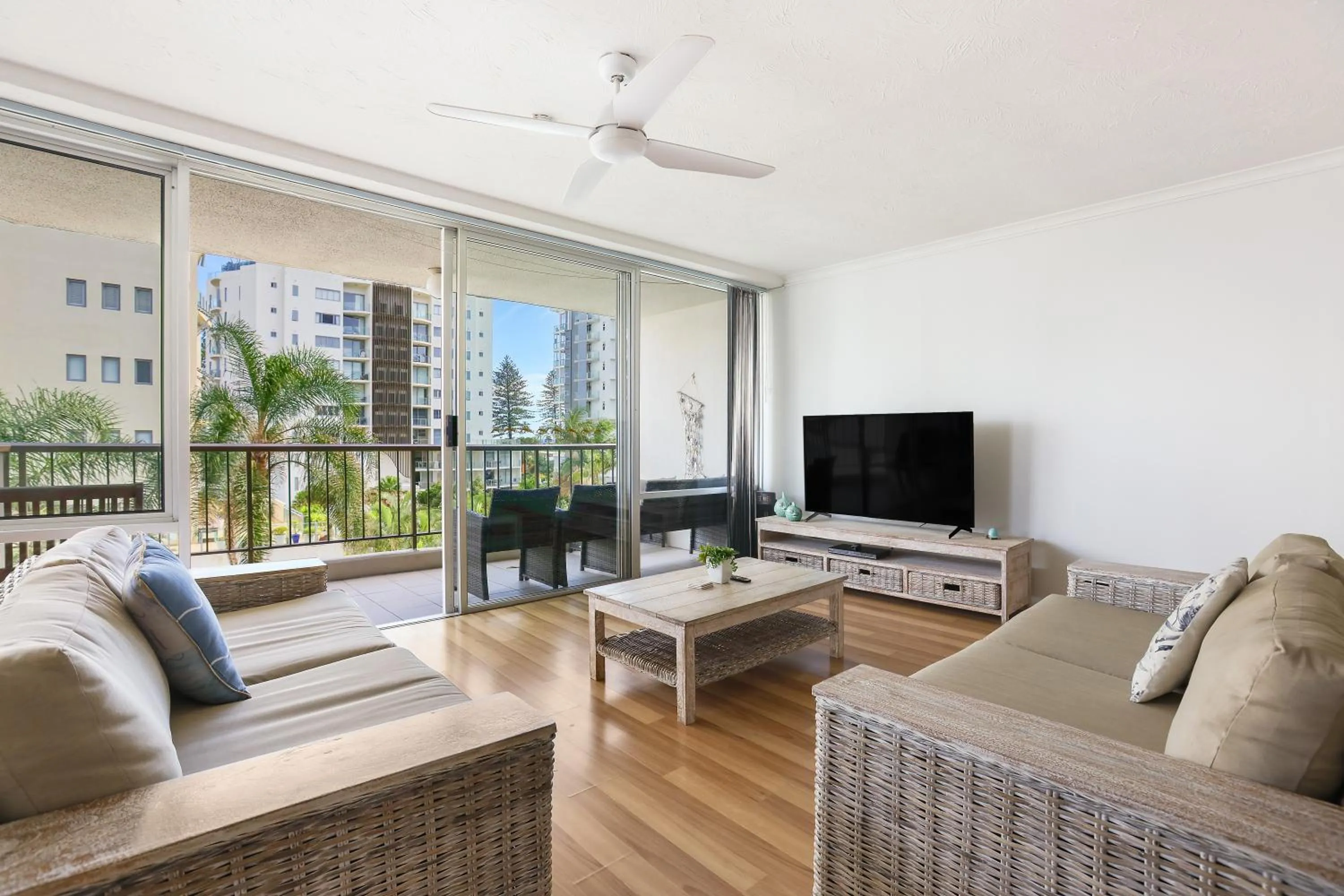 Living room in Rainbow Commodore Coolangatta