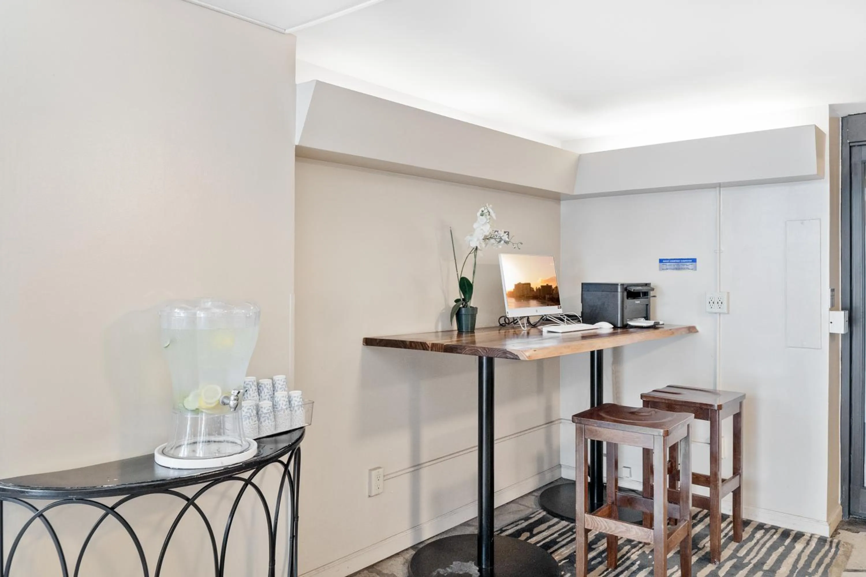 Seating area in Ocean View Studio, Near Waikiki Beach