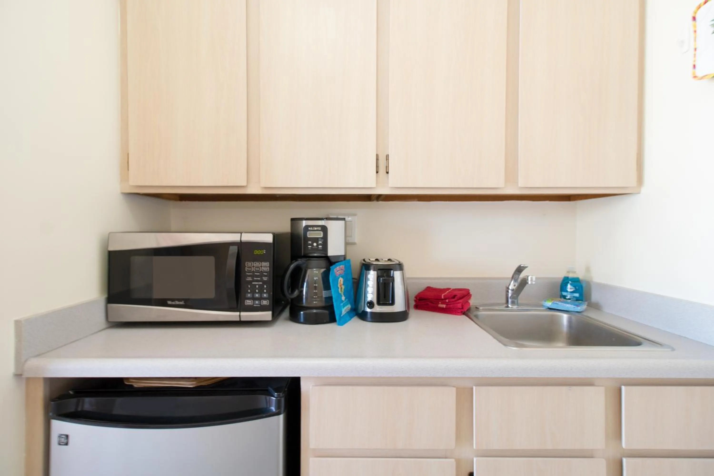 Coffee/tea facilities in Ocean View Studio, Near Waikiki Beach