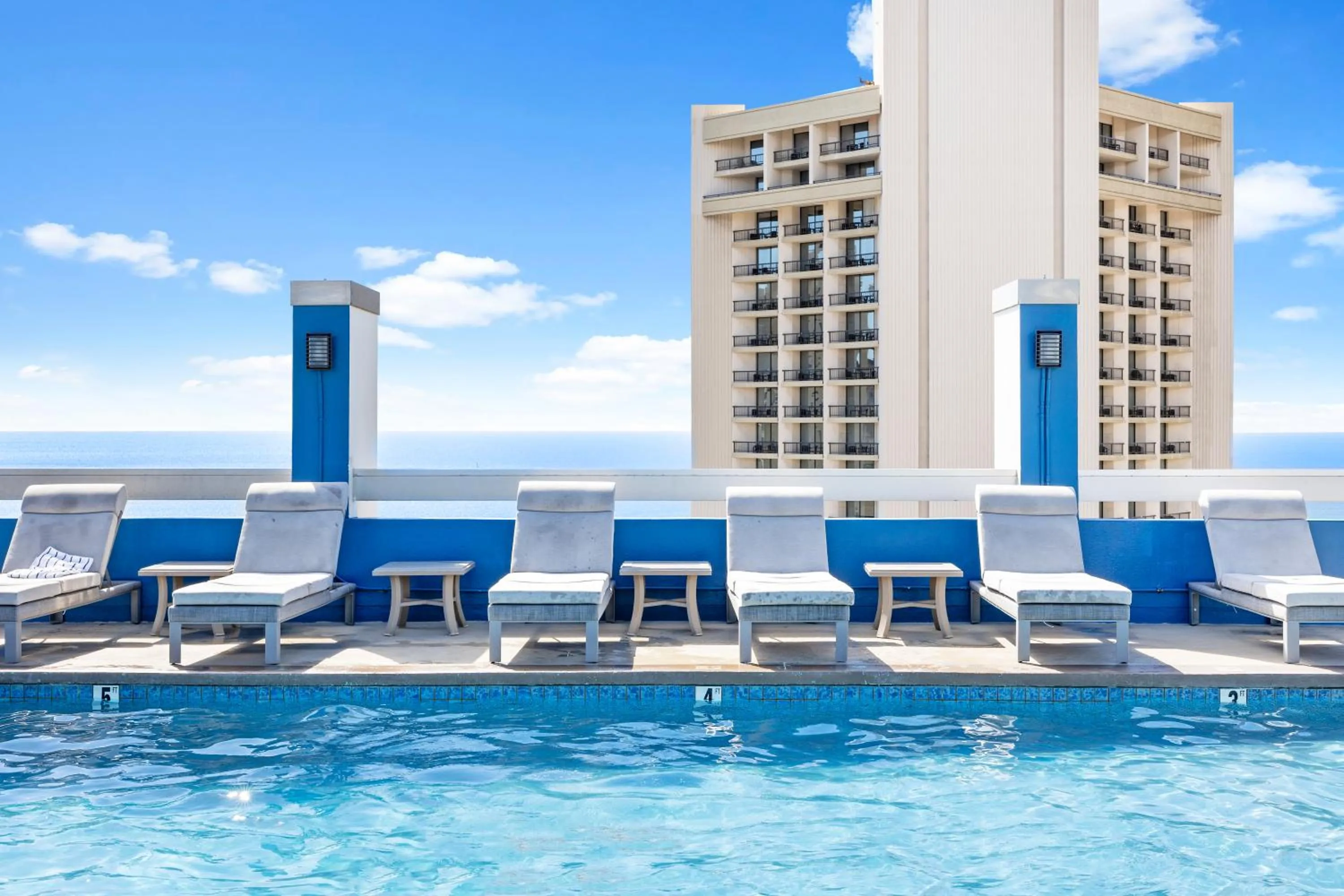 Swimming pool in Ocean View Studio, Near Waikiki Beach