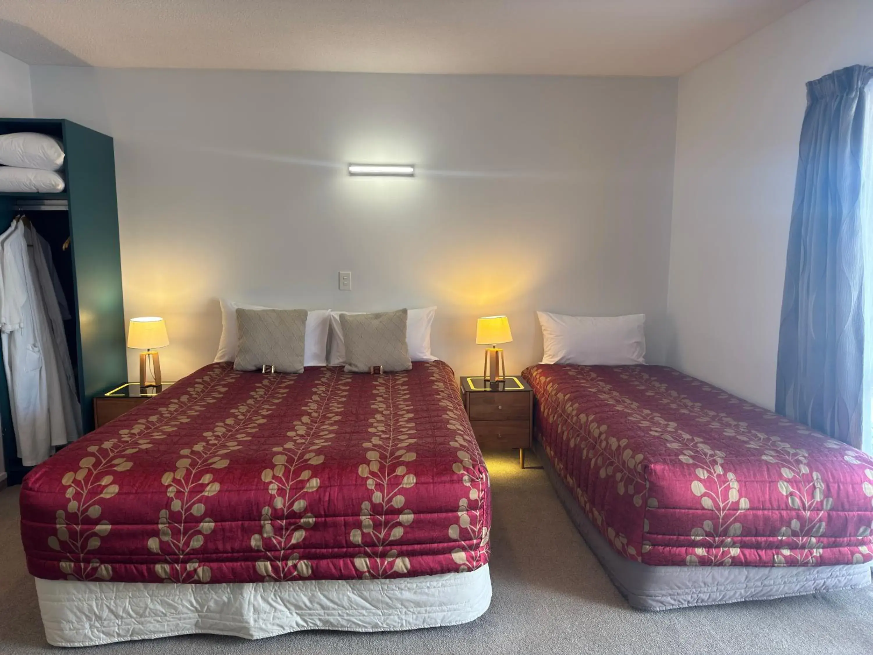 Studio Disability Access in ASURE Ambassador Motor Lodge Studio Disability Access in ASURE Ambassador Motor Lodge