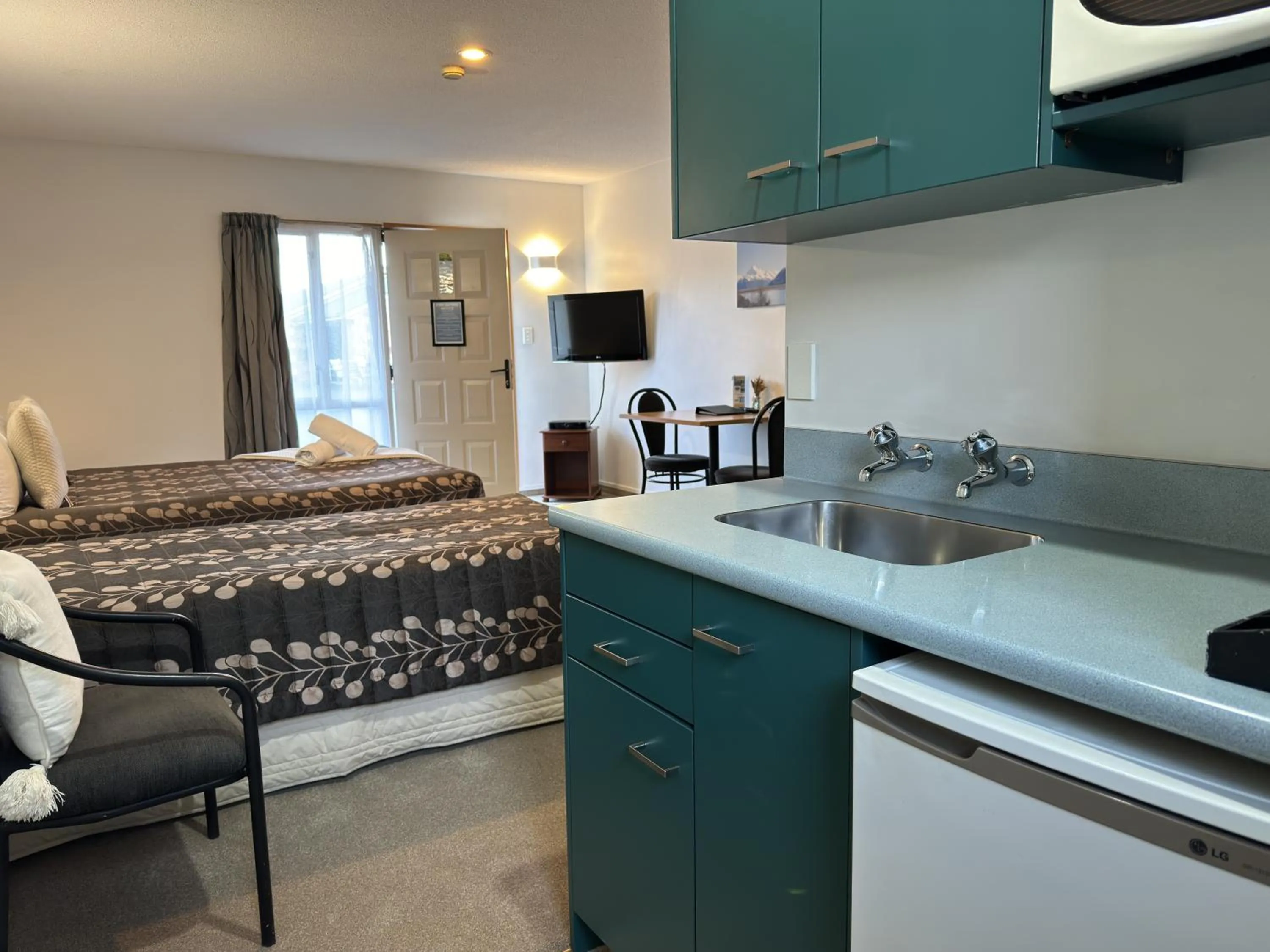 ASURE Ambassador Motor Lodge