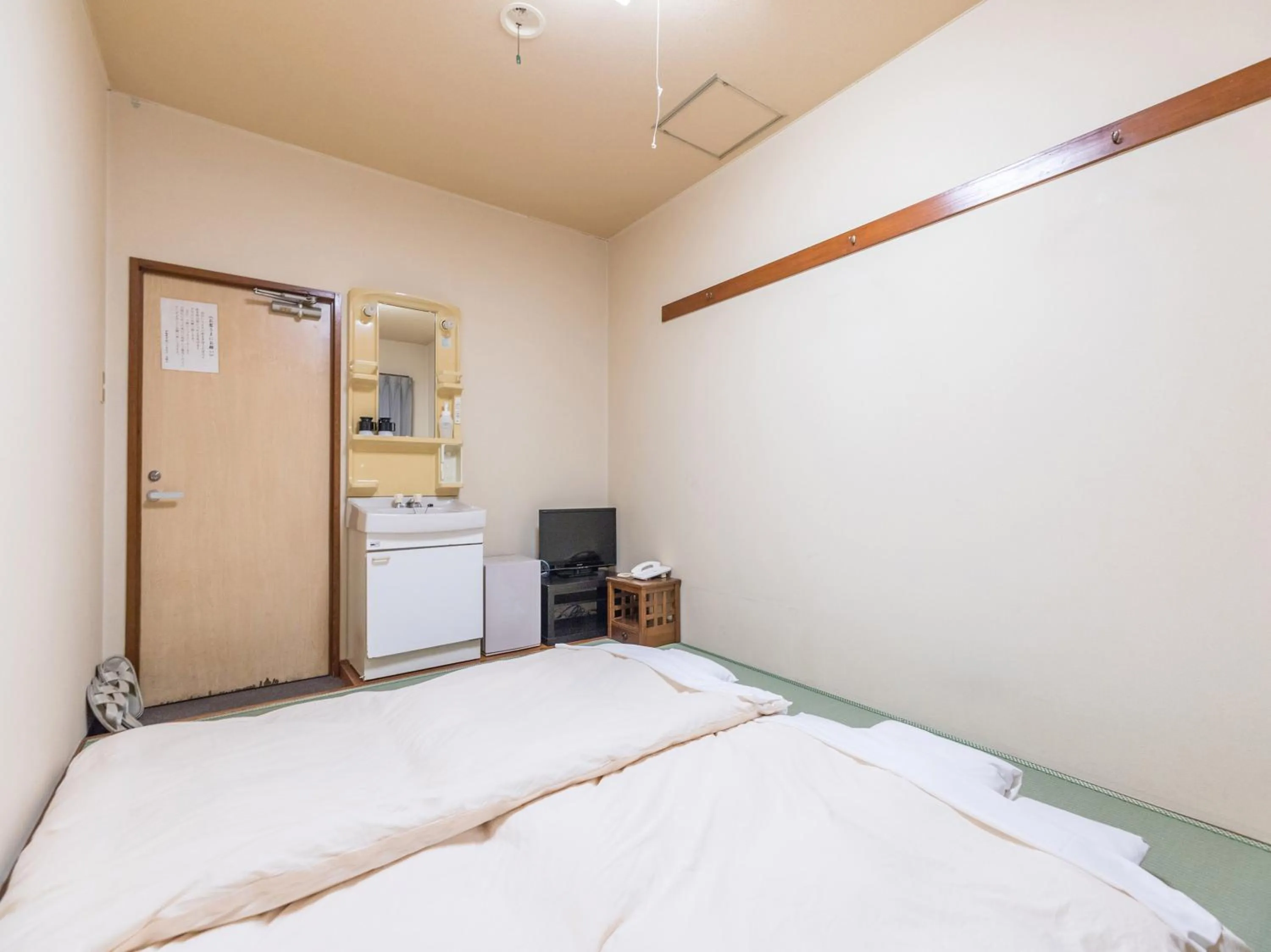 Photo of the whole room, Bed in Hotel Isesaki East