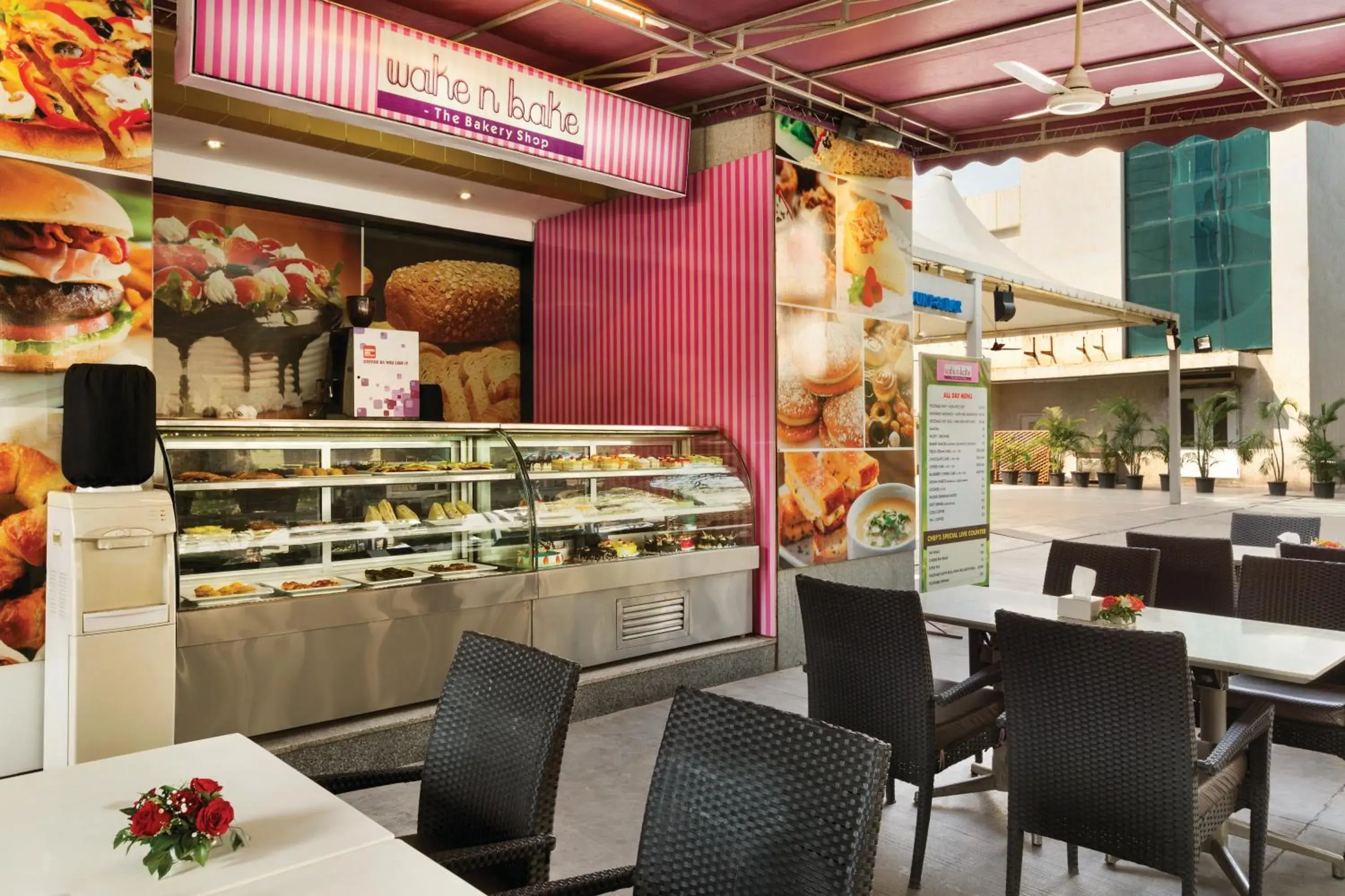 Restaurant/places to eat in Ramada by Wyndham Navi Mumbai Restaurant/places to eat in Ramada by Wyndham Navi Mumbai