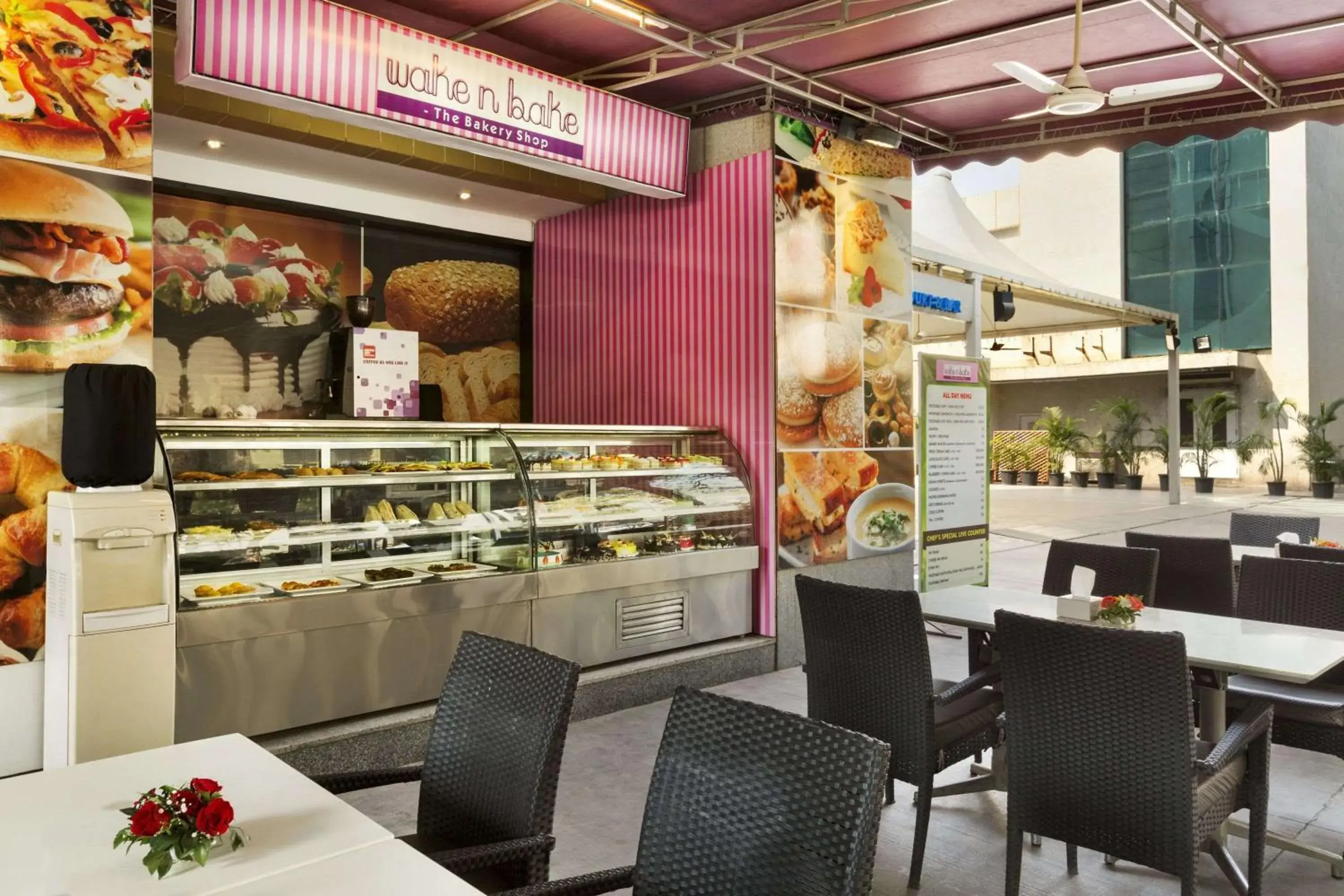 Restaurant/places to eat in Ramada by Wyndham Navi Mumbai Restaurant/places to eat in Ramada by Wyndham Navi Mumbai