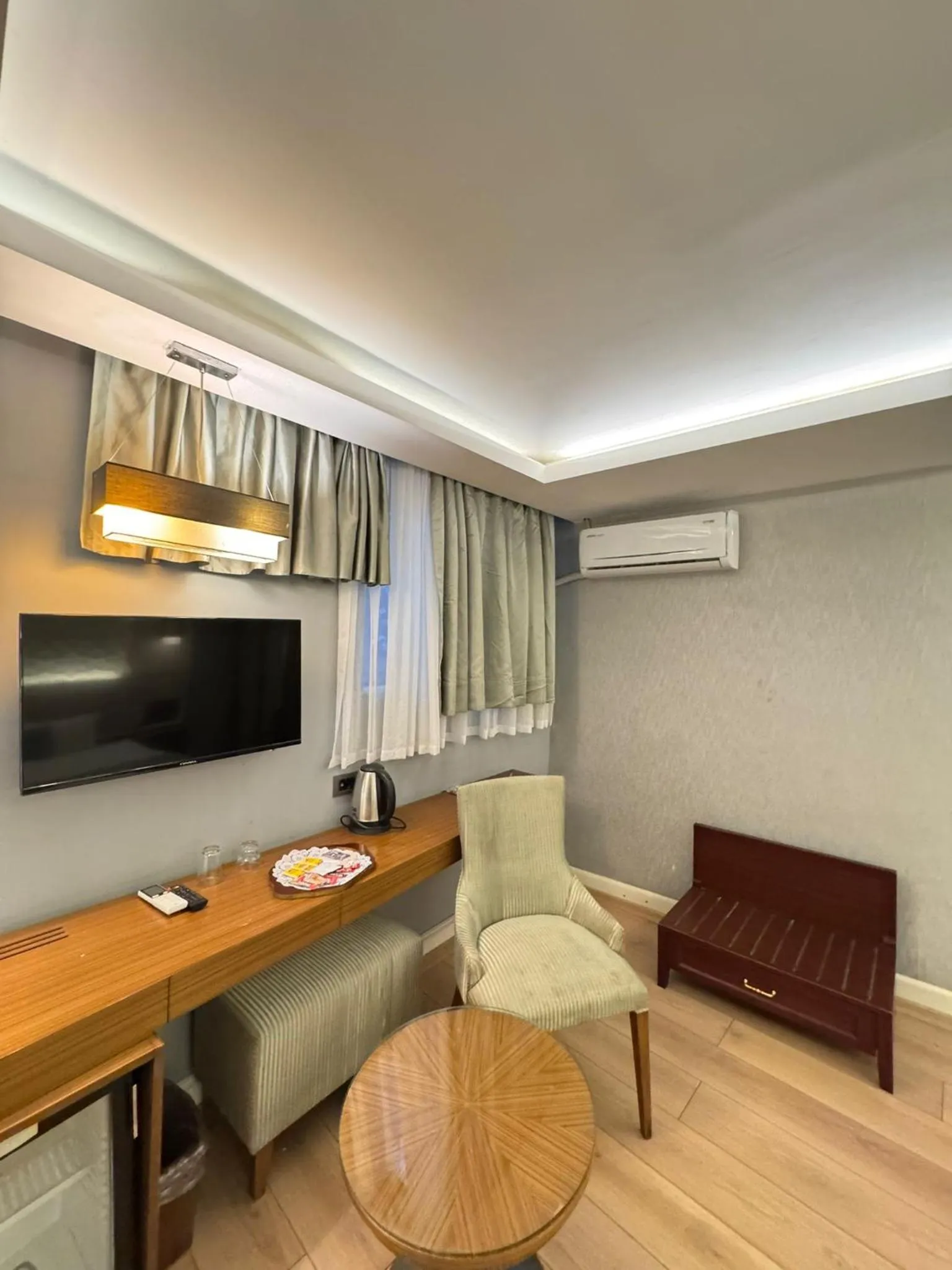 Communal lounge/ TV room in Style Star Hotel Cihangir