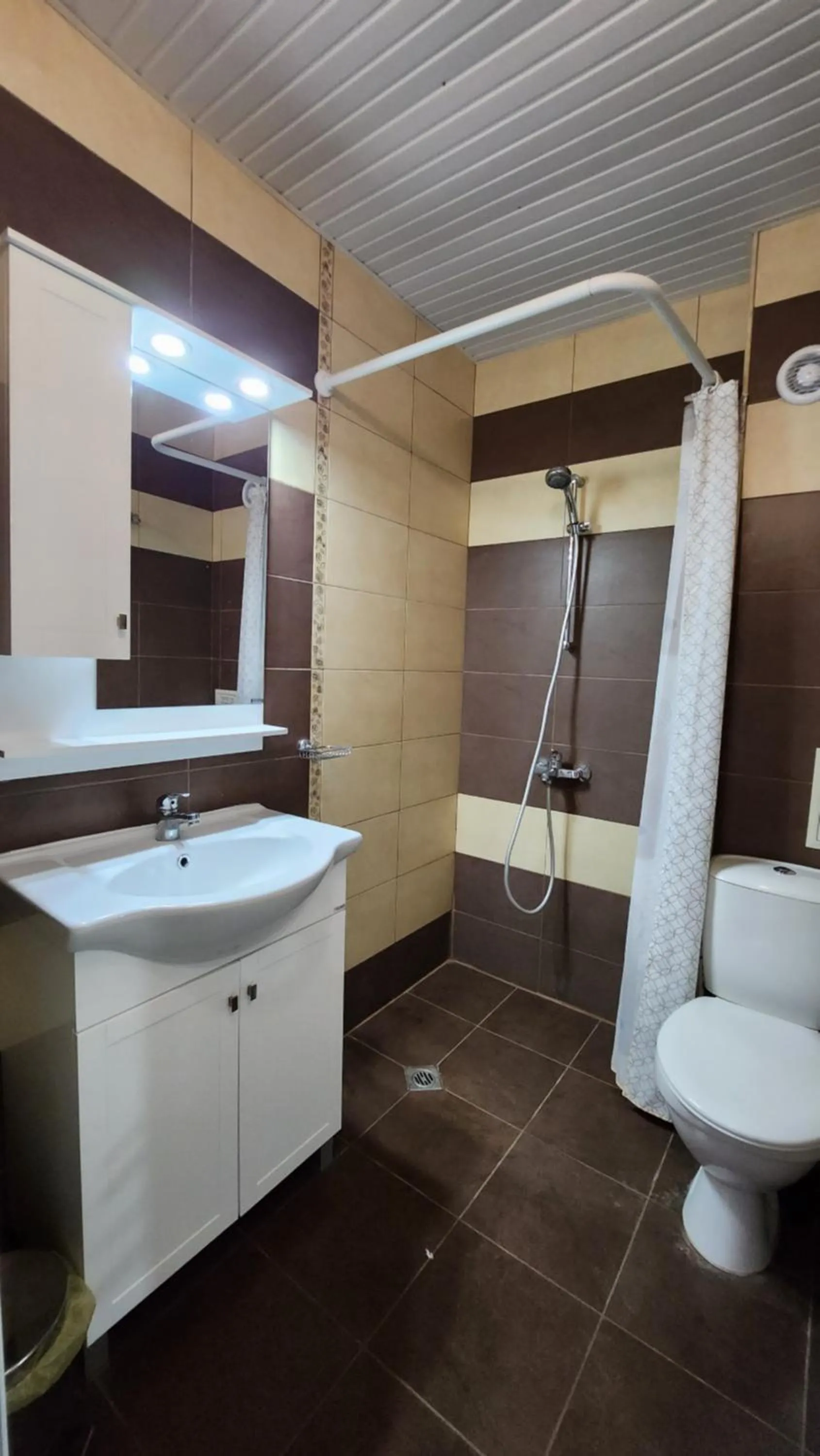 Nushev Hotel