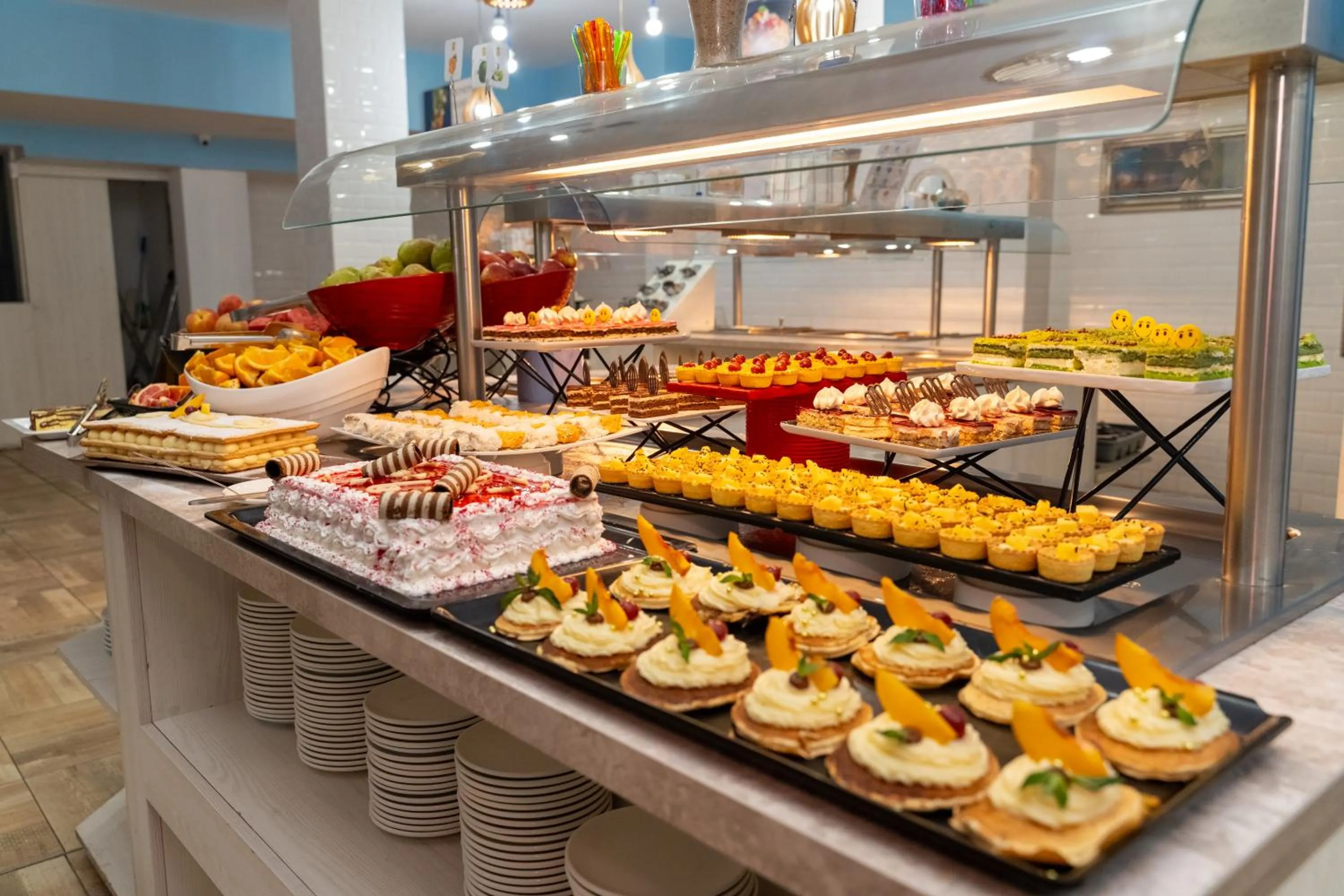 Food and drinks in MPM Hotel Orel - Ultra All Inclusive