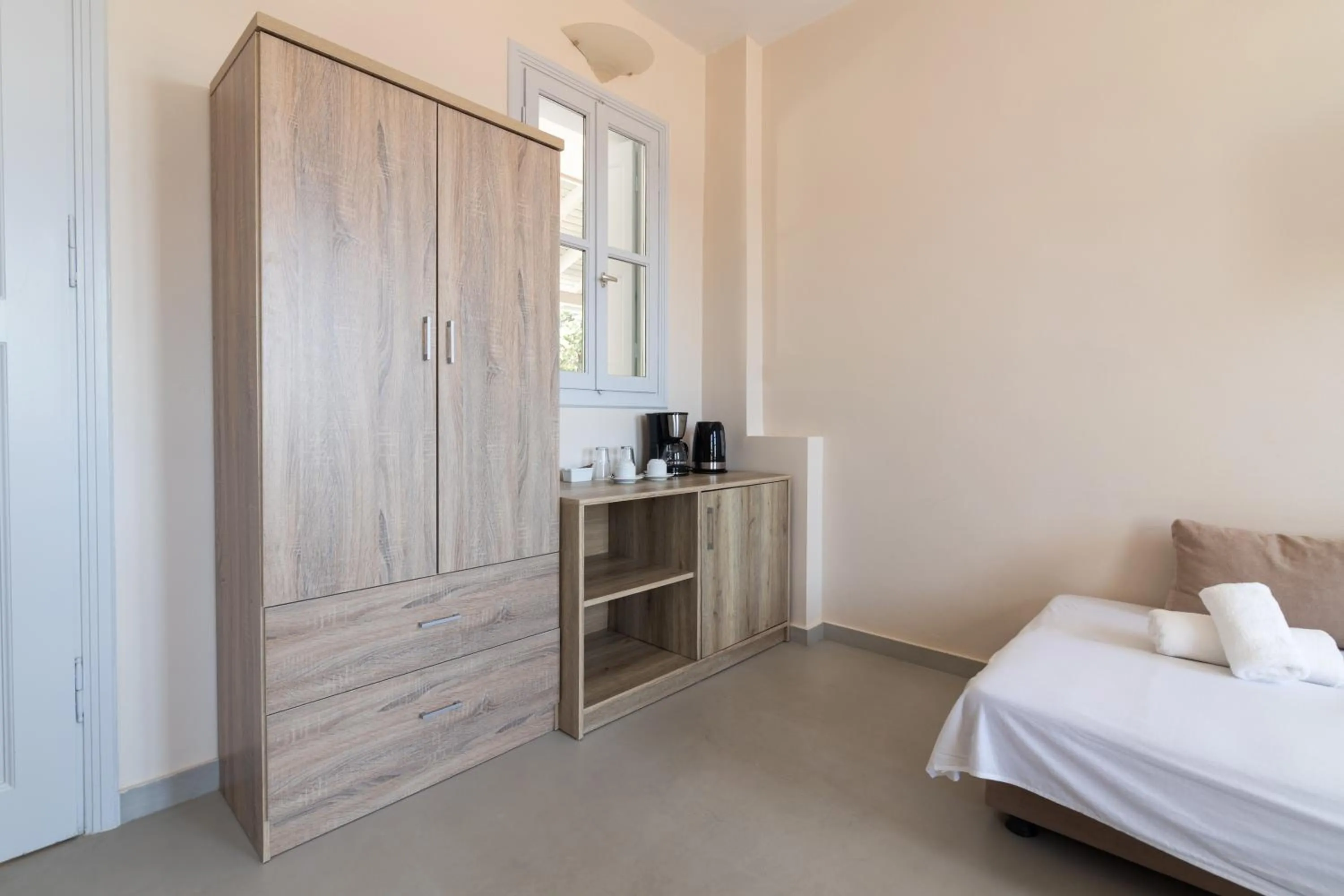 Bedroom, Bed in Red Tower Hotel