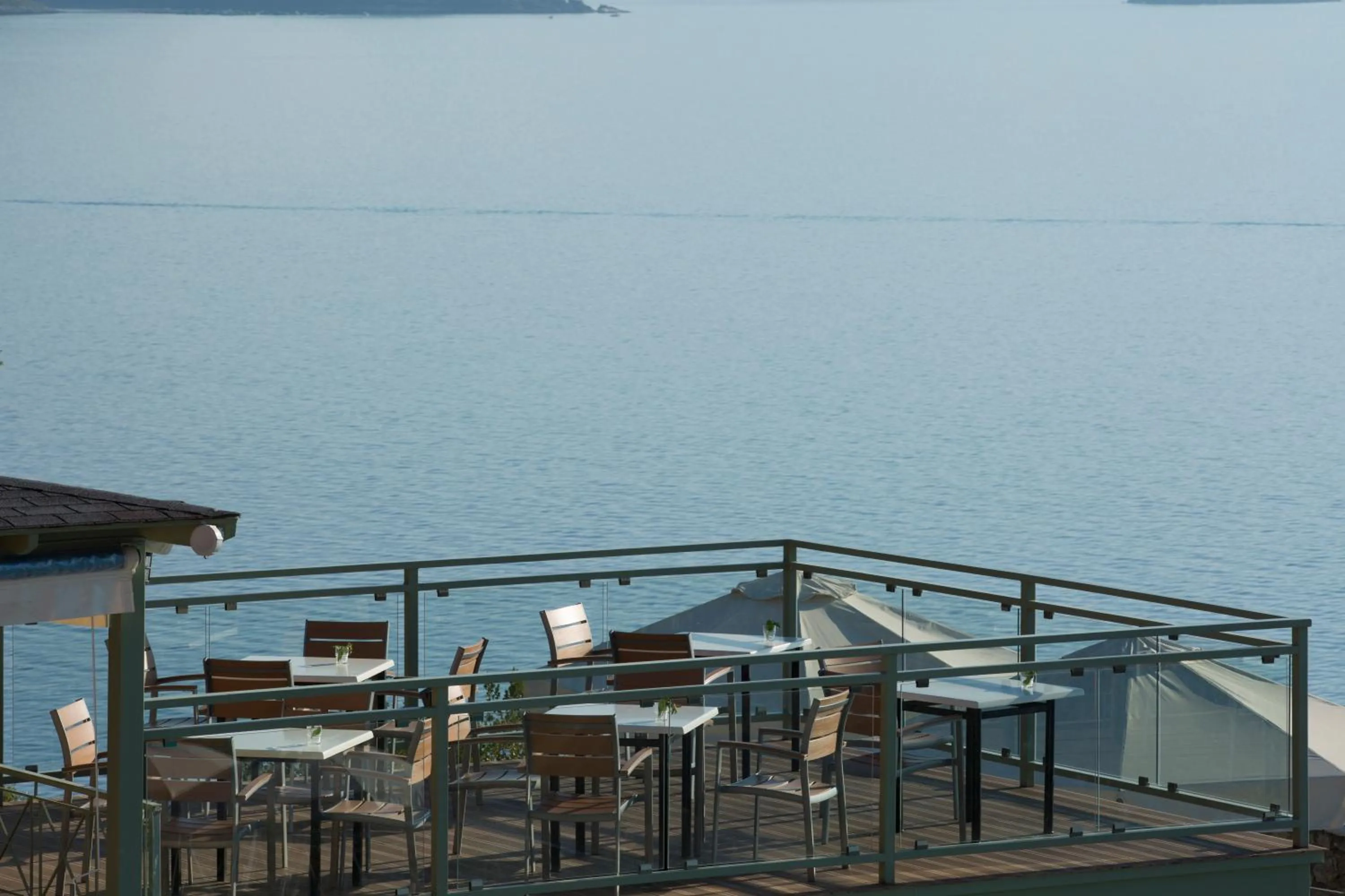 Restaurant/places to eat in Red Tower Hotel