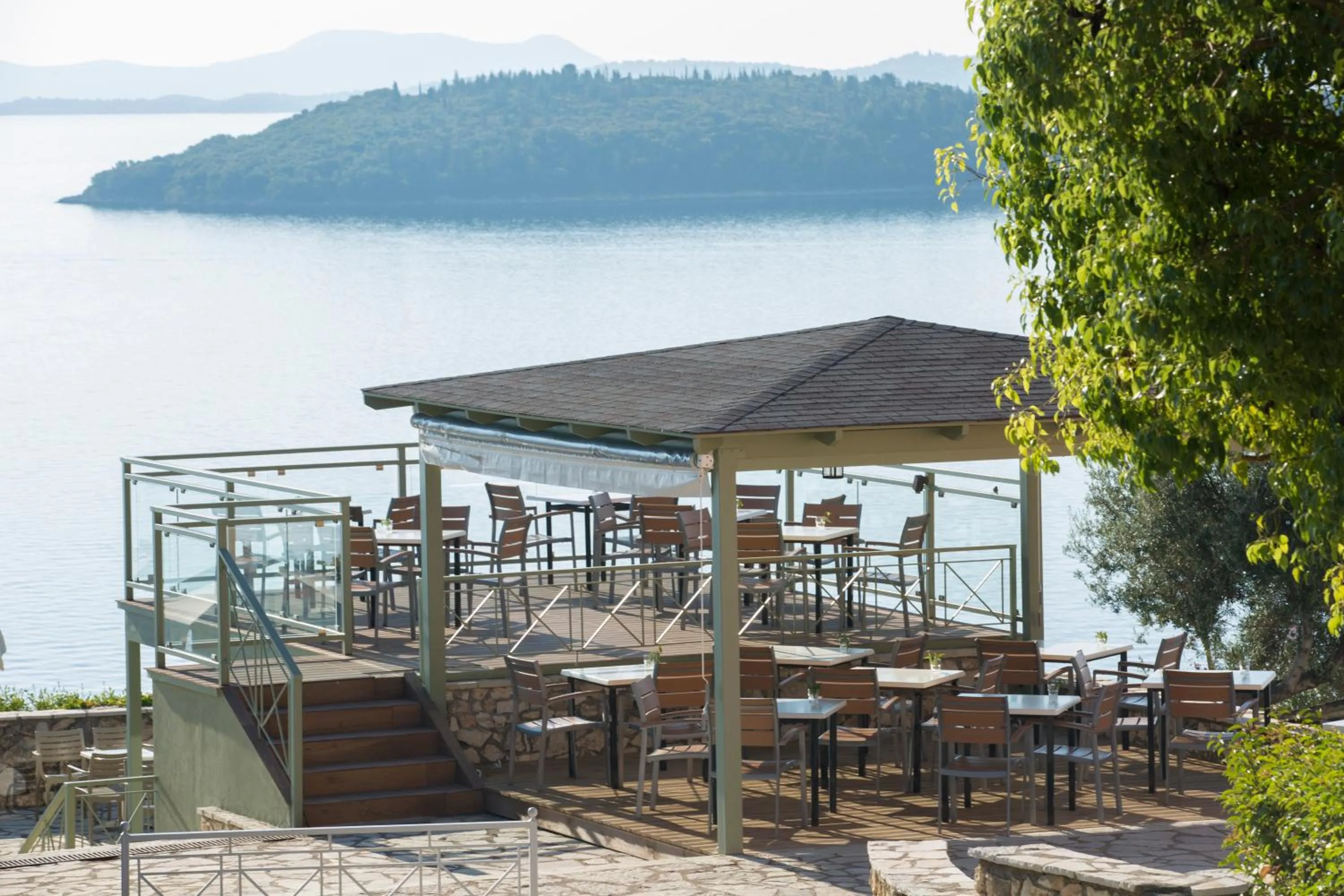 Restaurant/places to eat in Red Tower Hotel