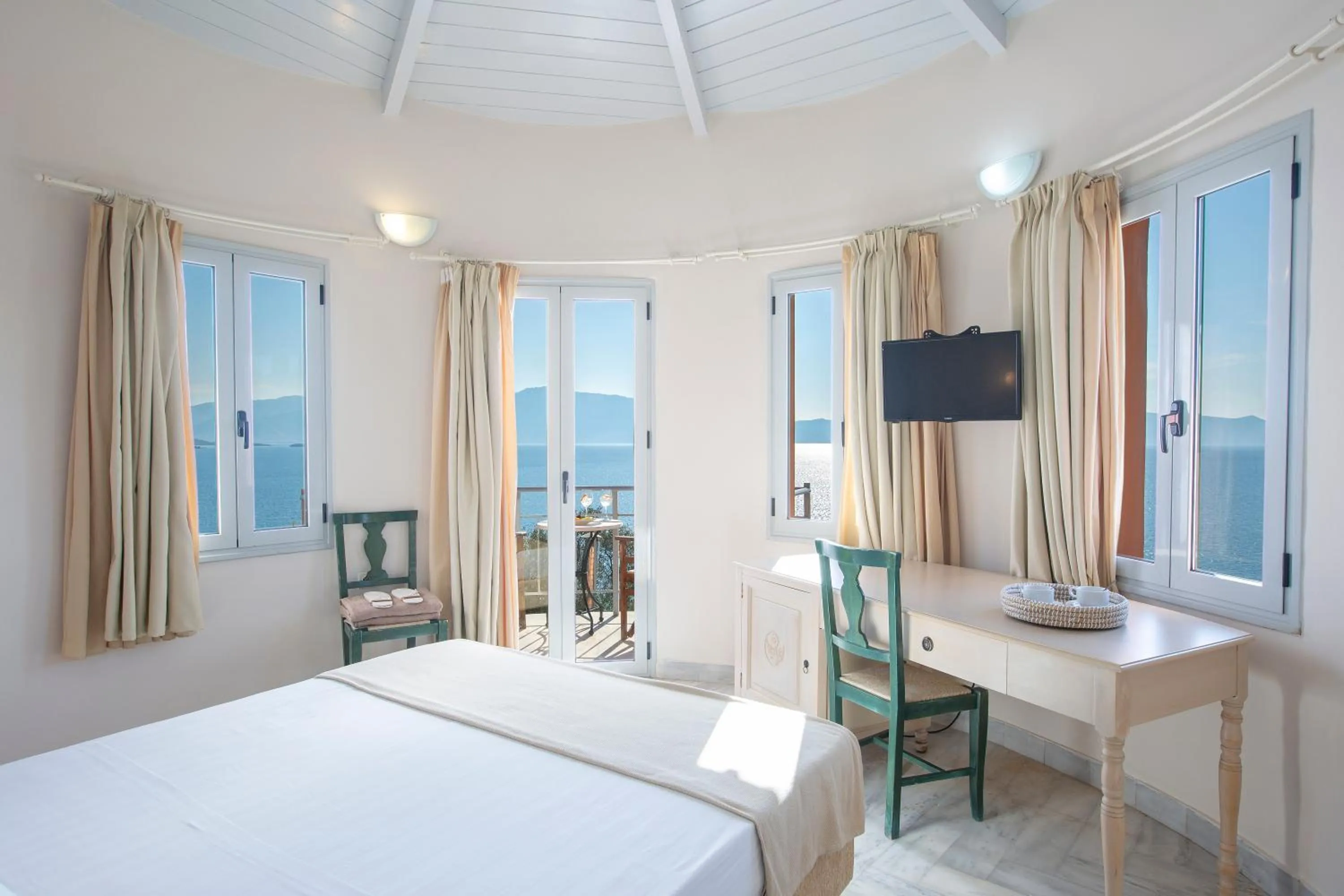 Bedroom, Bed in Red Tower Hotel