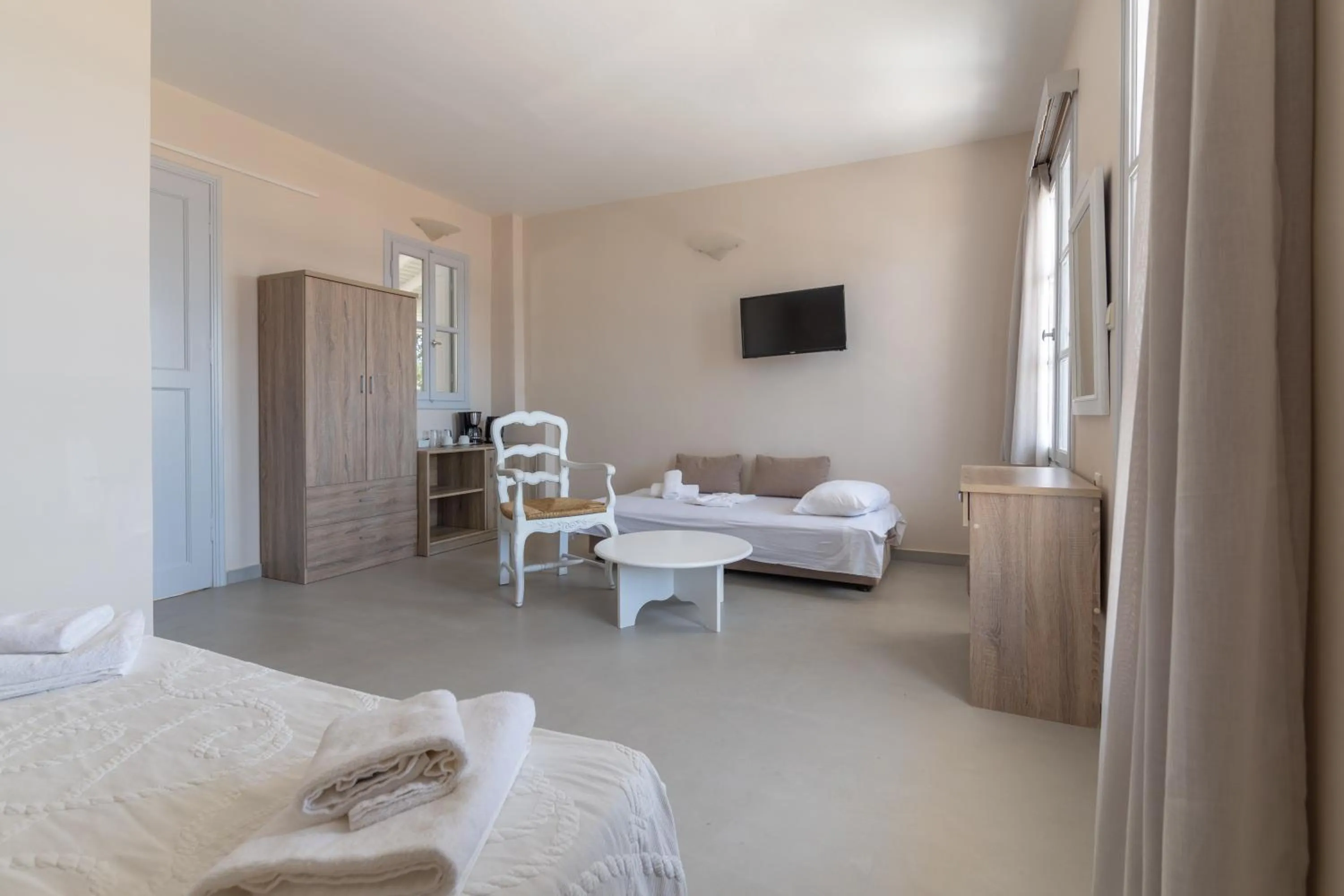 Bedroom, Bed in Red Tower Hotel