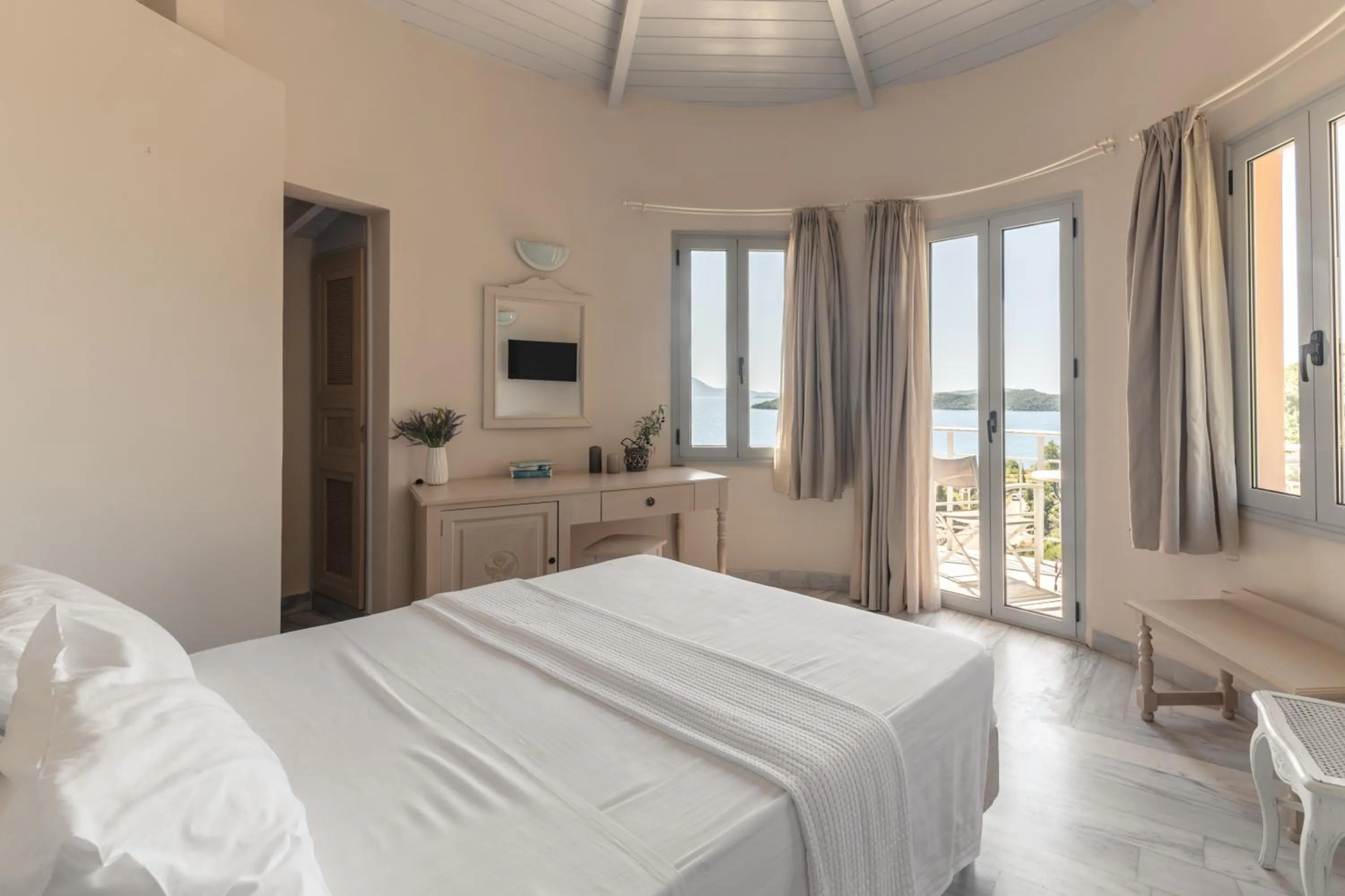 Bed in Red Tower Hotel