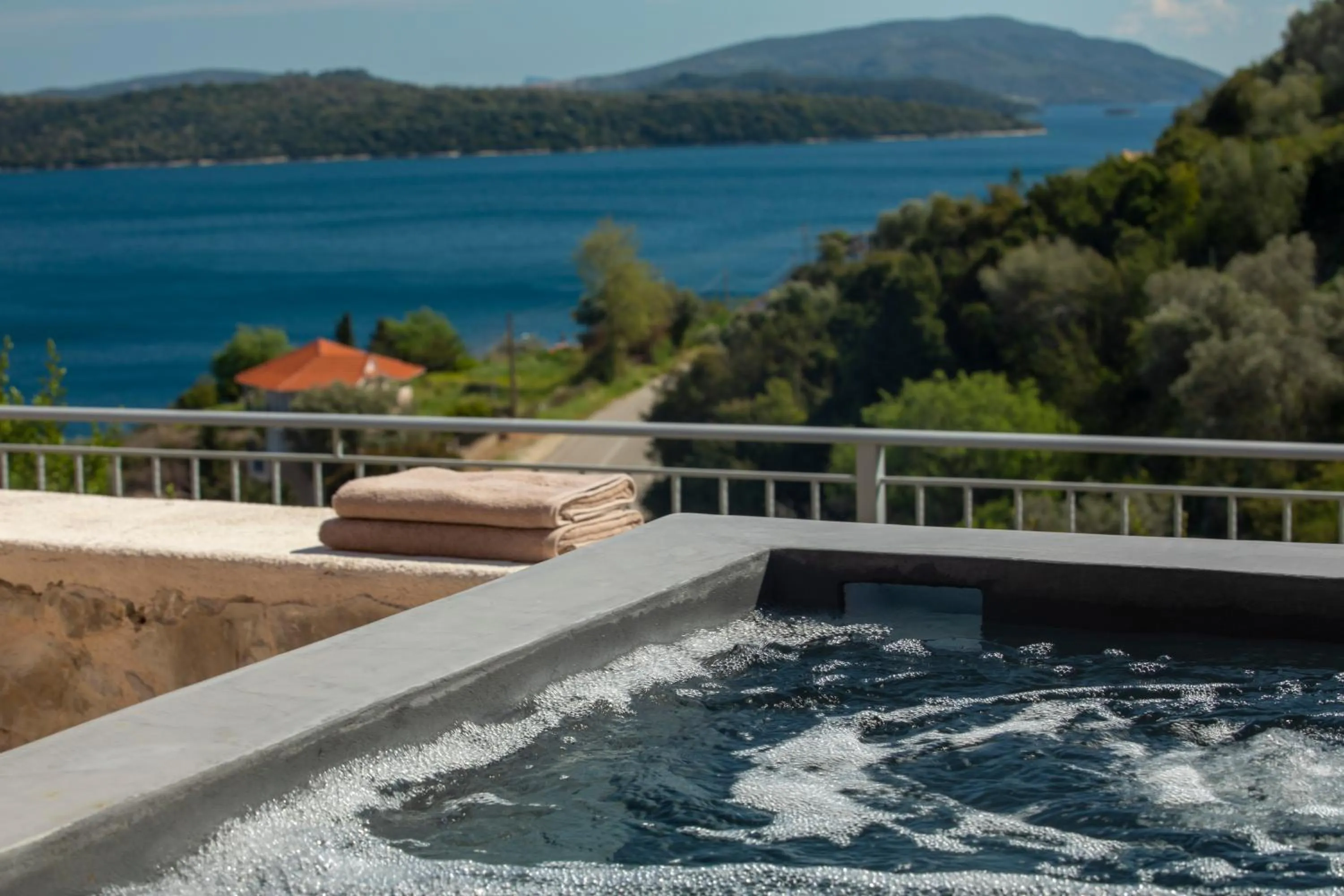 Hot Tub in Red Tower Hotel