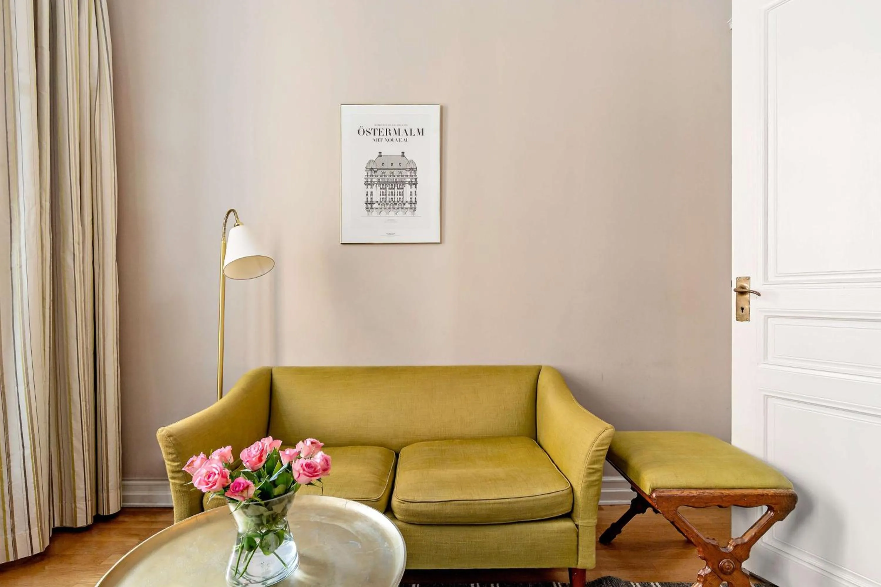 Seating area in Hotel Esplanade, BW Signature Collection