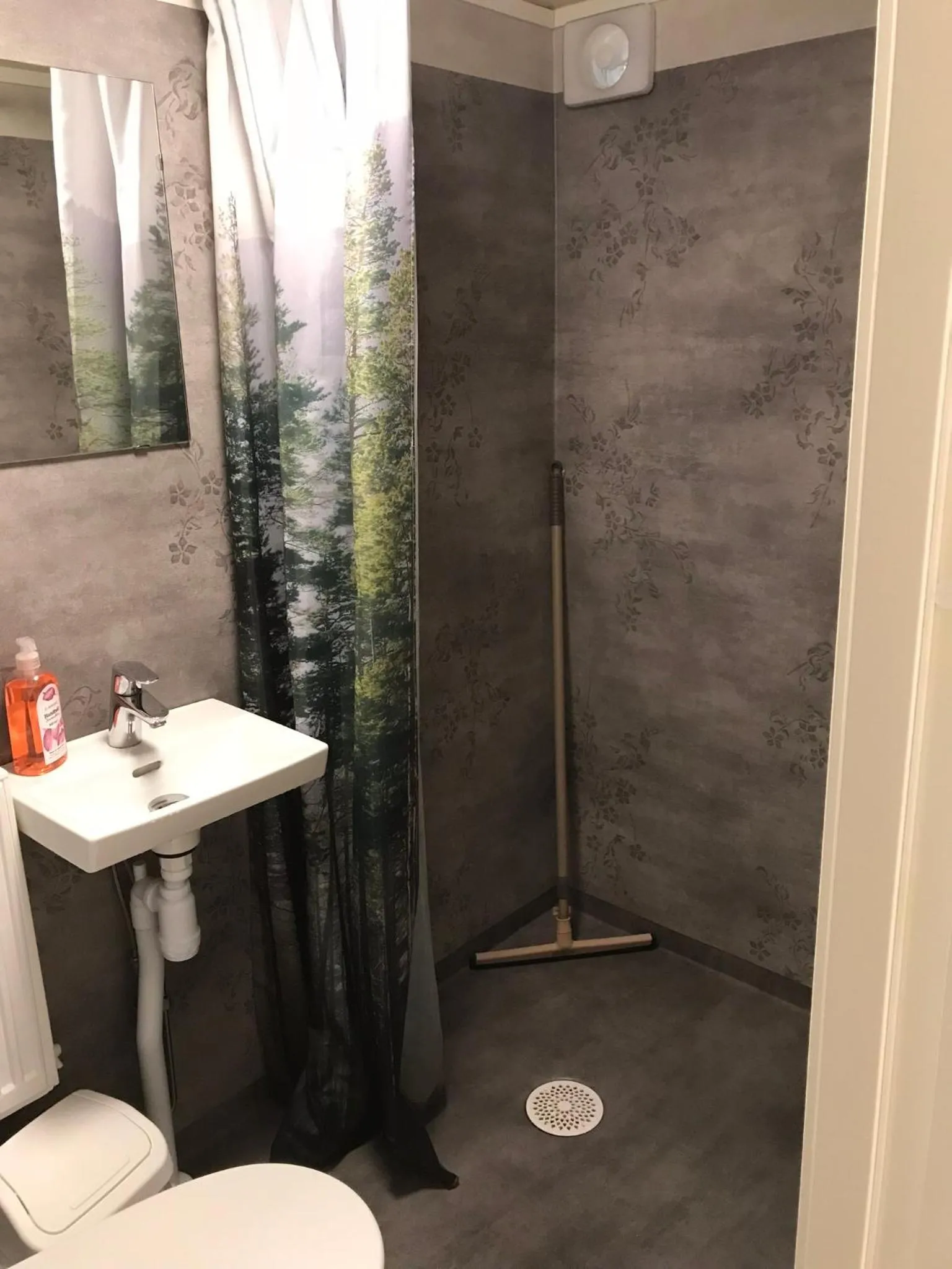 Bathroom in Gävle Bed & Breakfast