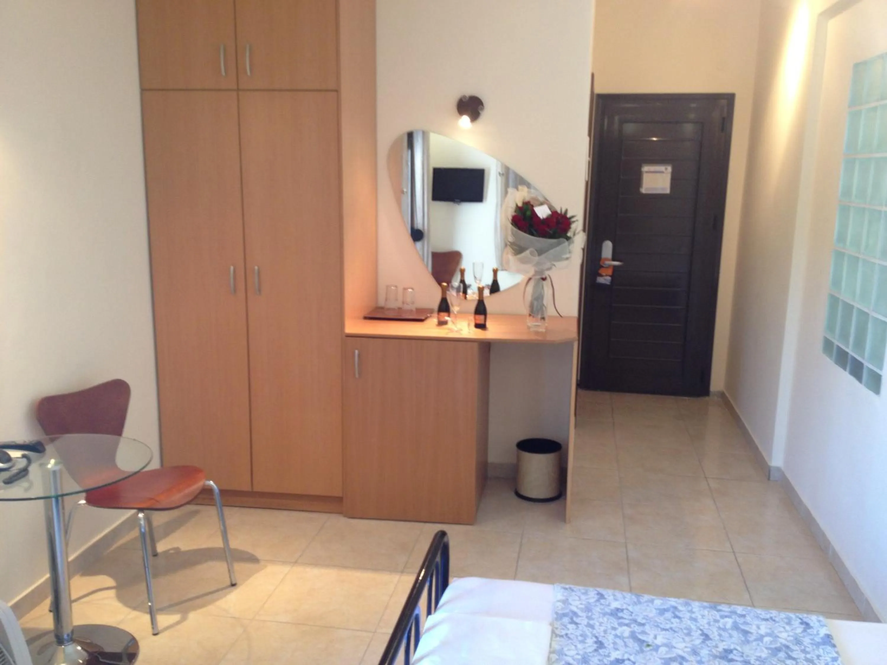 Photo of the whole room in Avra Hotel