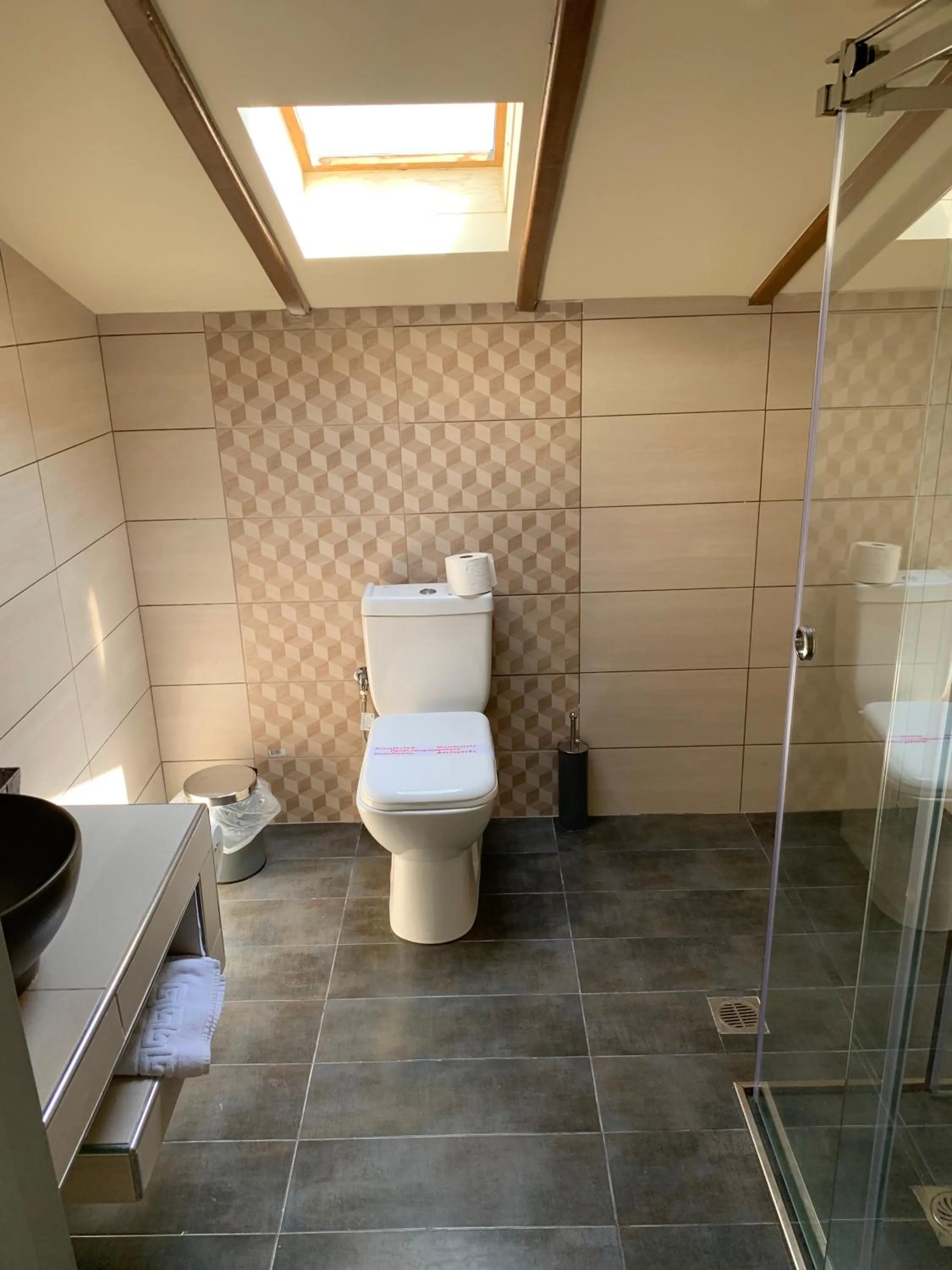 Bathroom in Avra Hotel