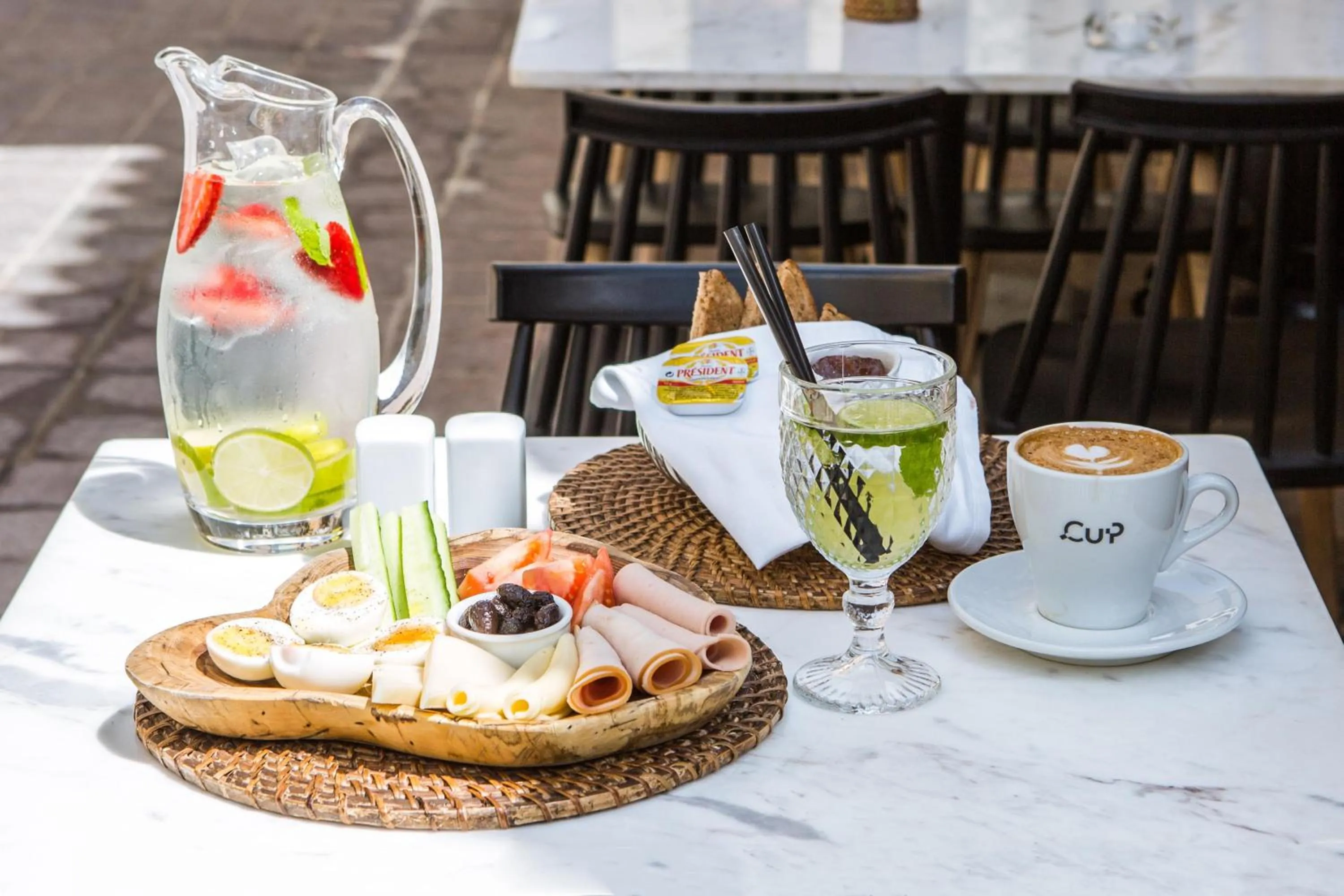 Breakfast in J&G Suites